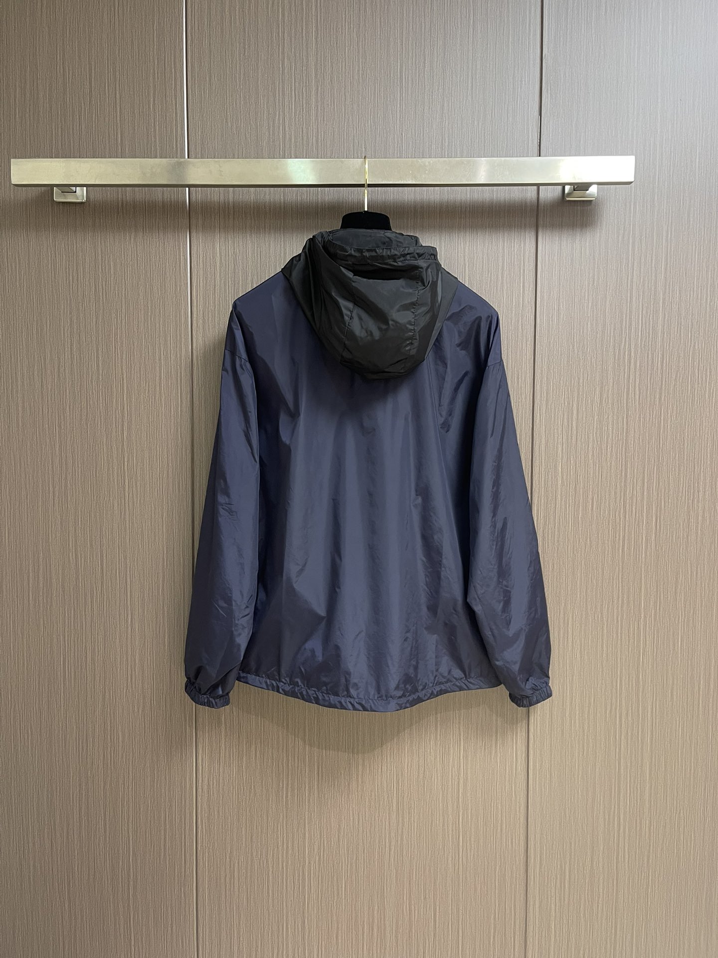 Title: 888Prada Regenerated Nylon Jackets Summary Summary: 888Prada offers regenerative nylon jackets with high intensity, tear resistance, lightness, waterproofing, and easy maintenance in - 图片 6