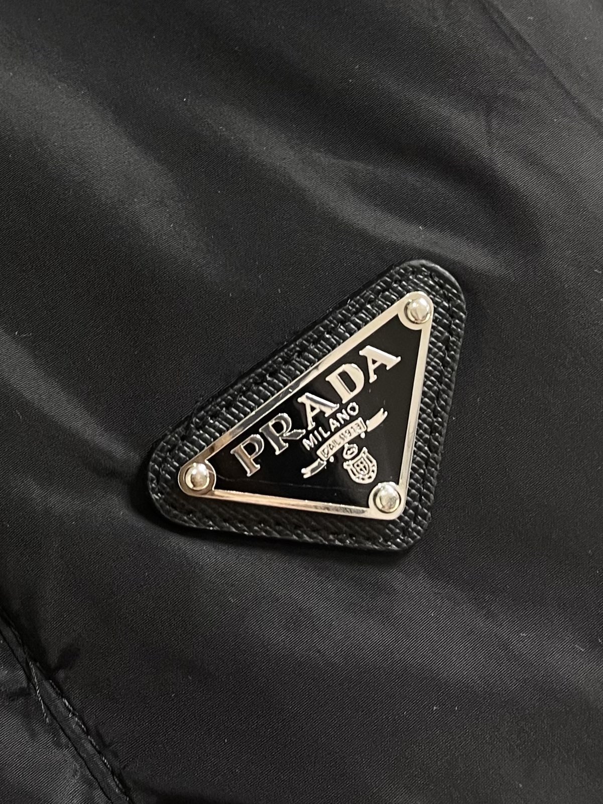 Title: 888Prada Regenerated Nylon Jackets Summary Summary: 888Prada offers regenerative nylon jackets with high intensity, tear resistance, lightness, waterproofing, and easy maintenance in - 图片 9