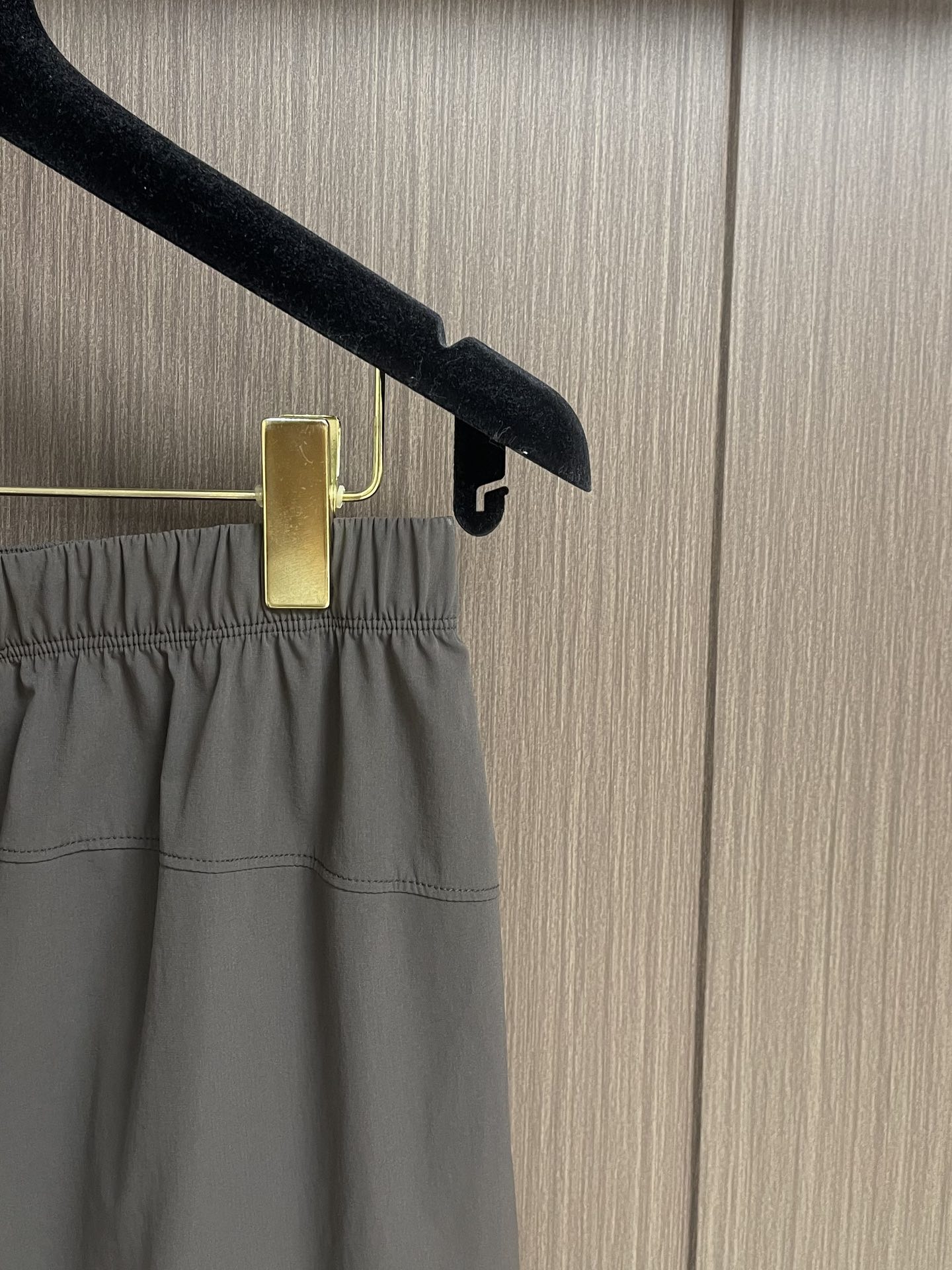 “576ALO 2025 Dry Shorts: Custom Fabric, High Comfort, Impeccable Detail, Quality Design, Delicate & Soft” - 图片 7