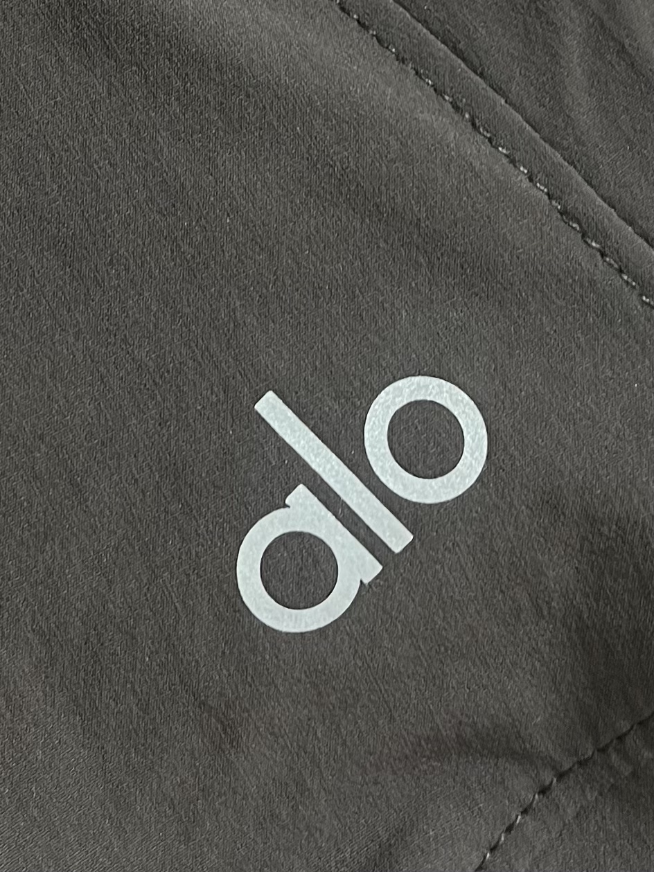 “576ALO 2025 Dry Shorts: Custom Fabric, High Comfort, Impeccable Detail, Quality Design, Delicate & Soft” - 图片 9