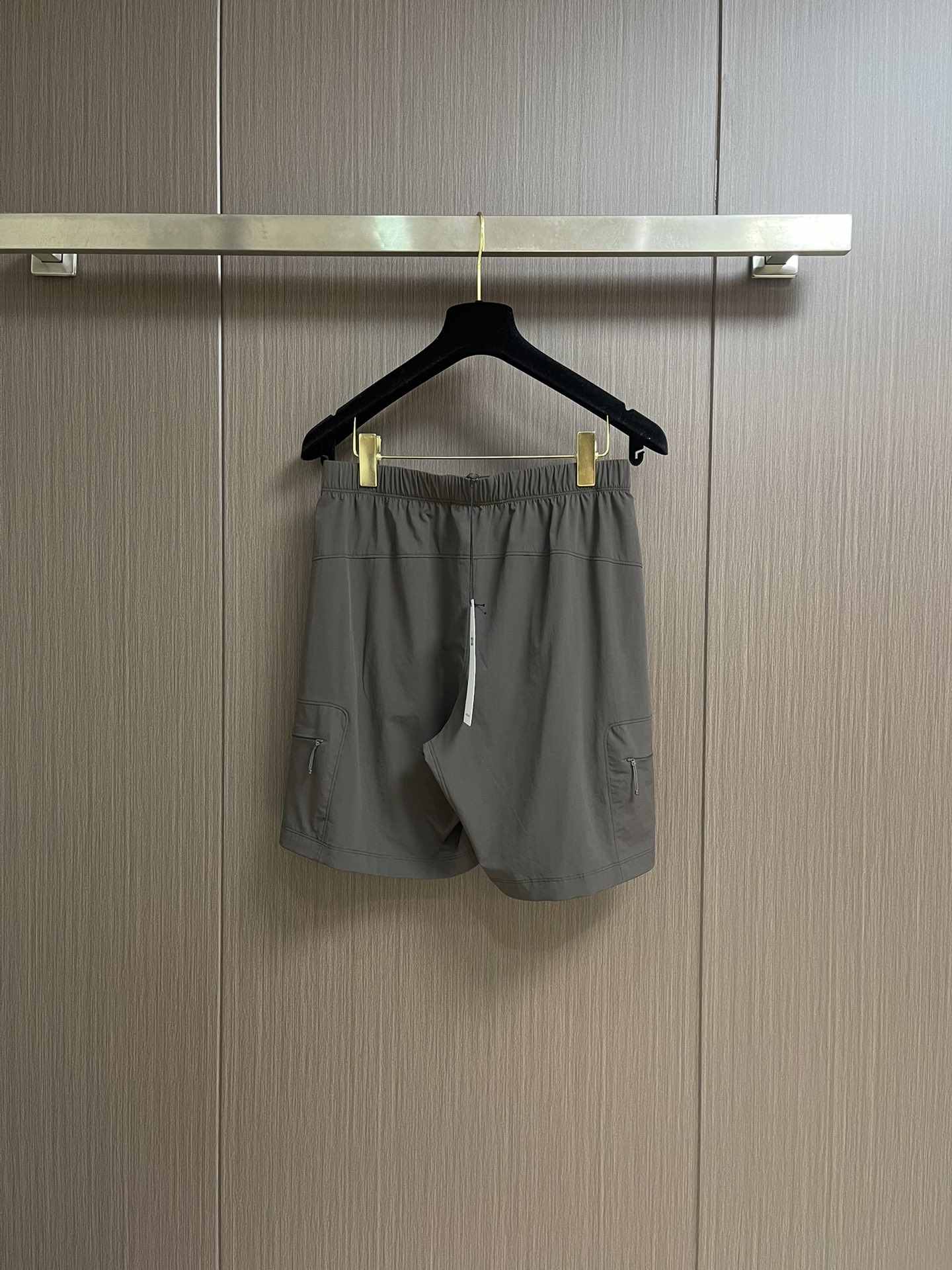 “576ALO 2025 Dry Shorts: Custom Fabric, High Comfort, Impeccable Detail, Quality Design, Delicate & Soft” - 图片 2