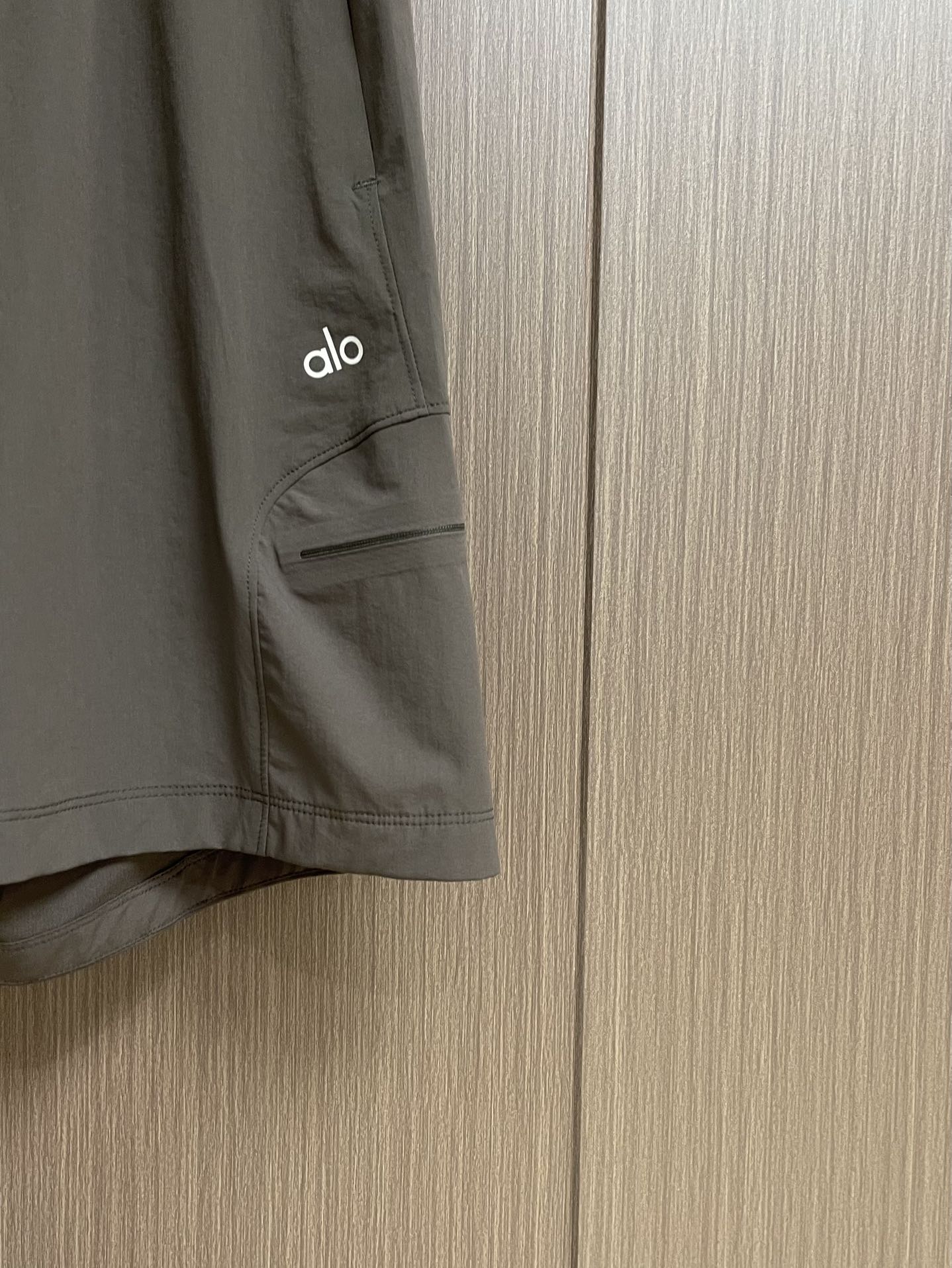 “576ALO 2025 Dry Shorts: Custom Fabric, High Comfort, Impeccable Detail, Quality Design, Delicate & Soft” - 图片 8