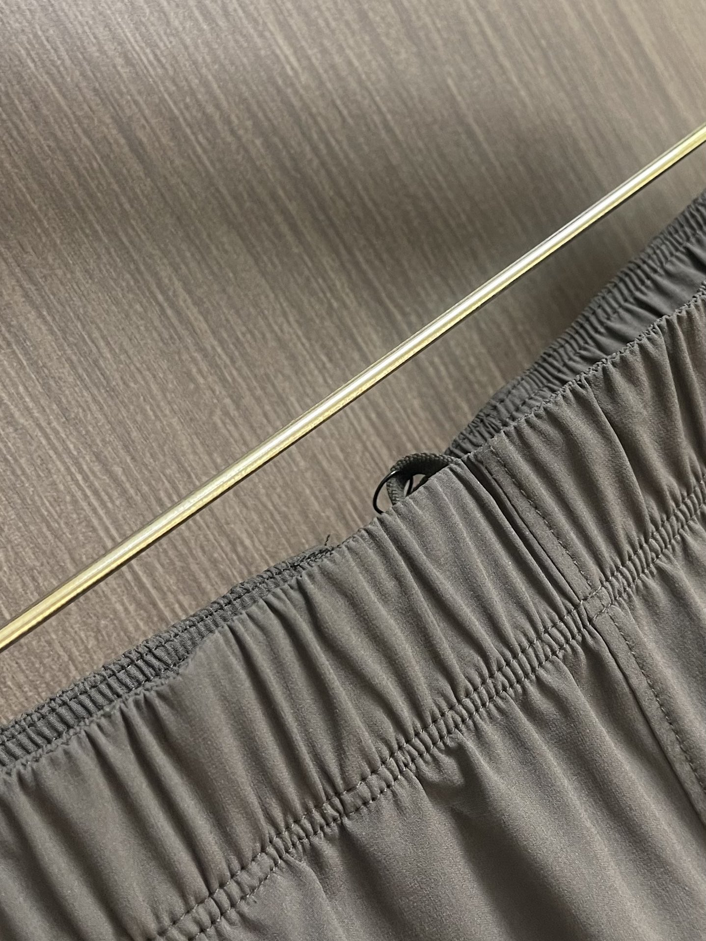 “576ALO 2025 Dry Shorts: Custom Fabric, High Comfort, Impeccable Detail, Quality Design, Delicate & Soft” - 图片 5