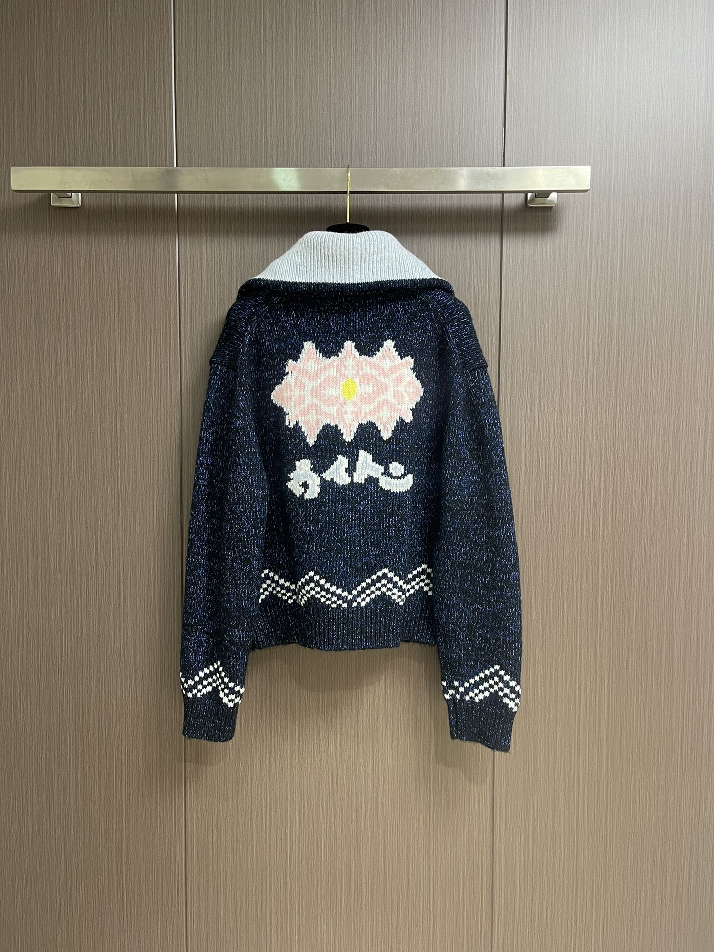 “LV x Nigo Collaboration Zipper Jackets Featuring Pharrell Williams and Japanese Design Elements” - 图片 2