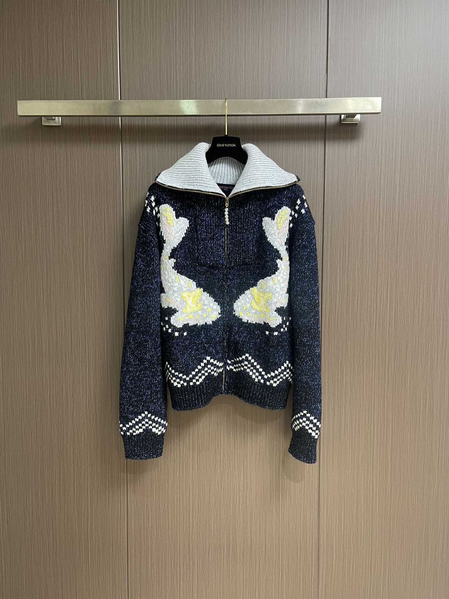 “LV x Nigo Collaboration Zipper Jackets Featuring Pharrell Williams and Japanese Design Elements”