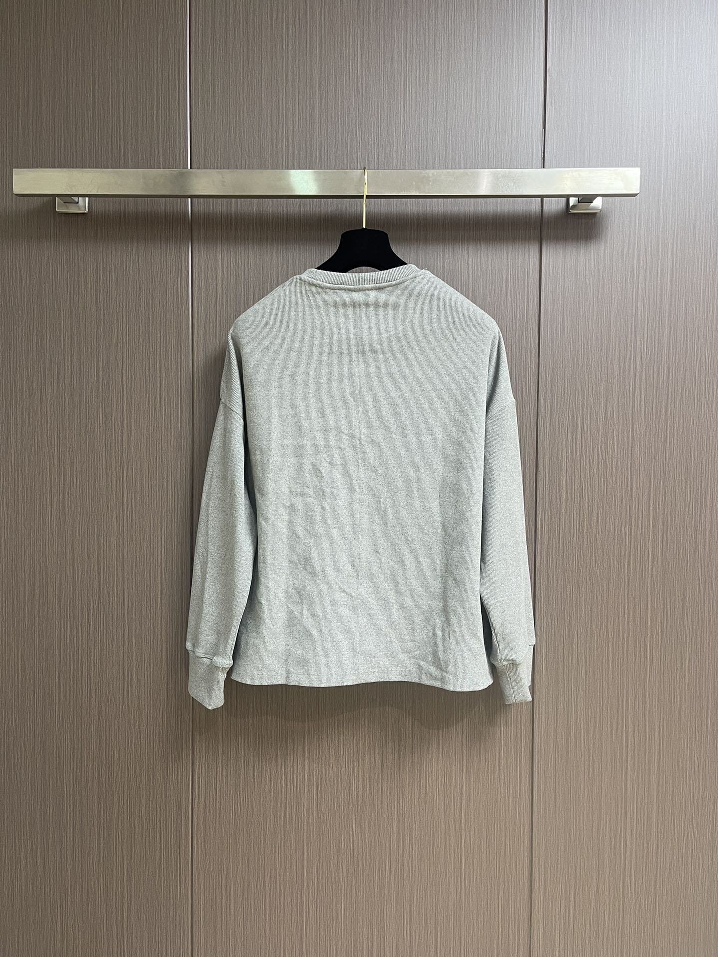 “Customized Loewe Anagram Embroidered Long-Sleeved T-Shirts | Brand Essence | S-XL Sizes” - 图片 2
