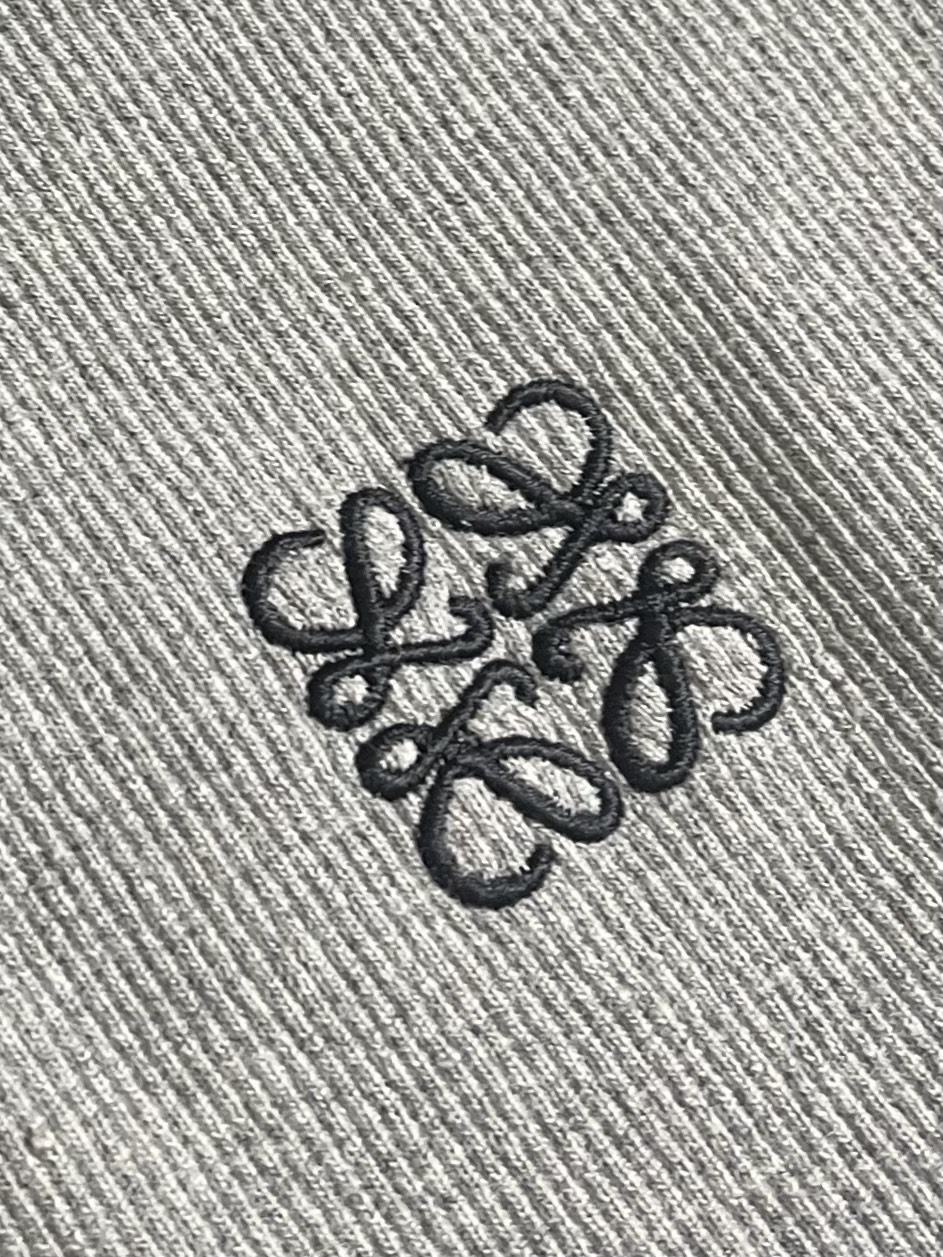 “Customized Loewe Anagram Embroidered Long-Sleeved T-Shirts | Brand Essence | S-XL Sizes” - 图片 5