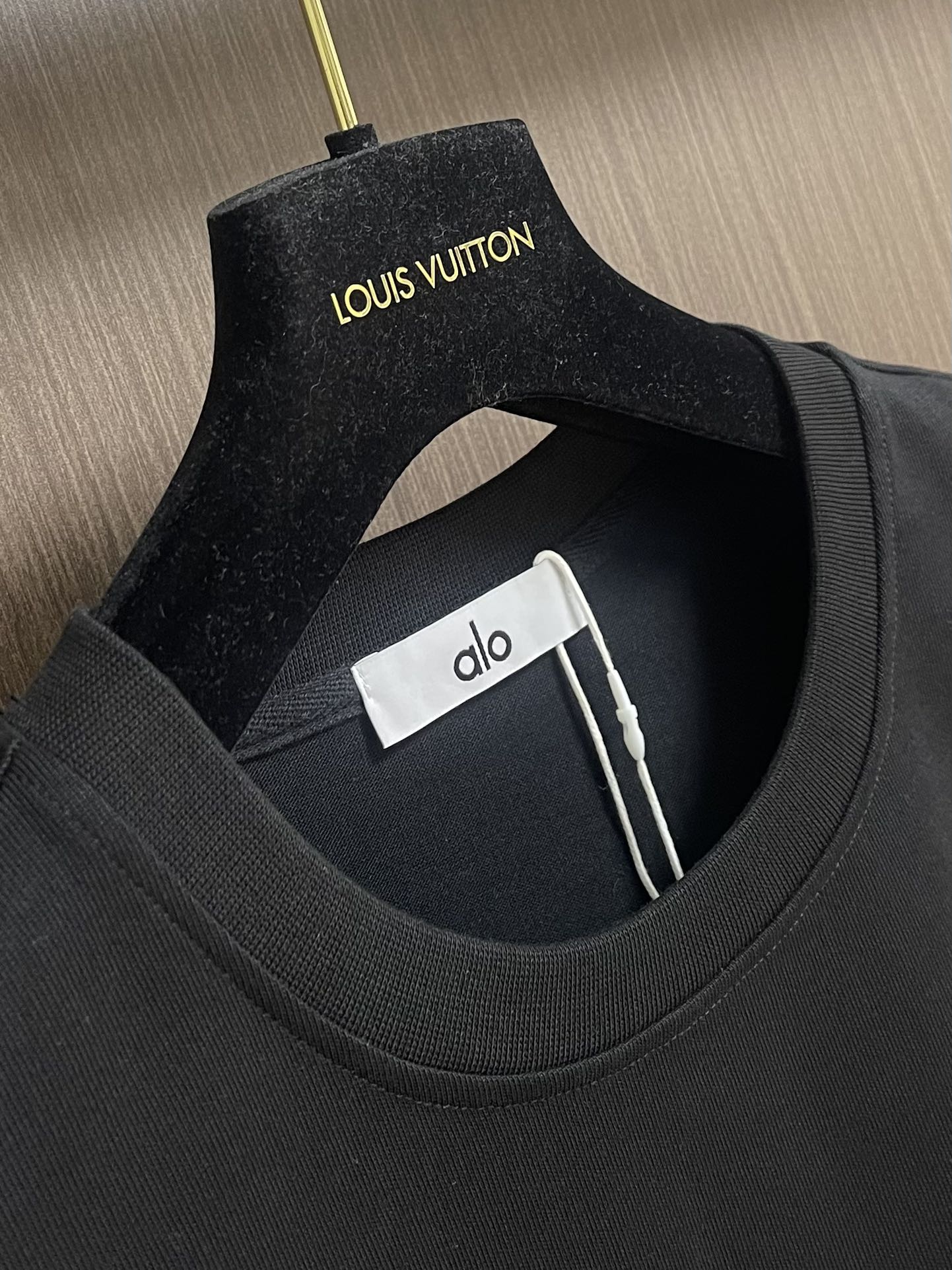 “Exclusive Import Custom Fabric T-Shirt Suit 2025SS: High-Quality Comfortable Design Features, Simple and Generous Style” - 图片 8