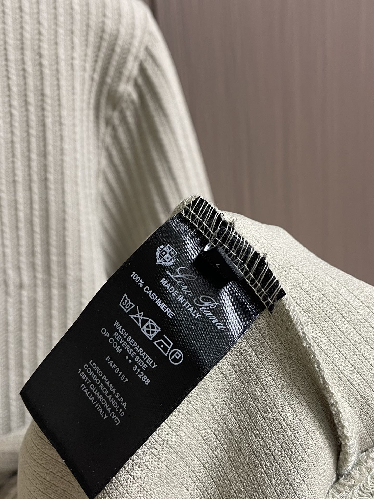 Title: 624LP Loro Piana 2025SS Fall/Winter Coat Summary: Stylish mid-high-string coat with detailed design, cotton-trucking material, sizes M-3XL, - 图片 7