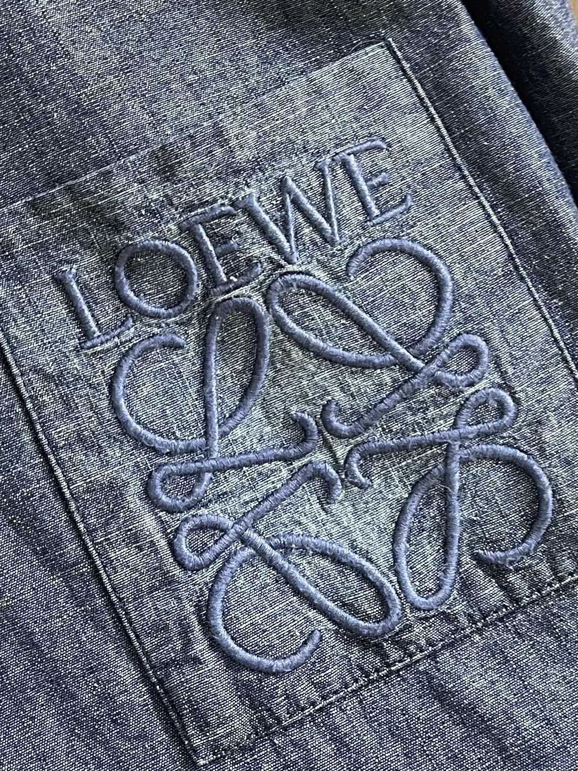 Loewe Anagram Gradual Embroidery Bag Shirts: Customized Cotton Youth Fashion with Unique Gradient Blue Design - 图片 5