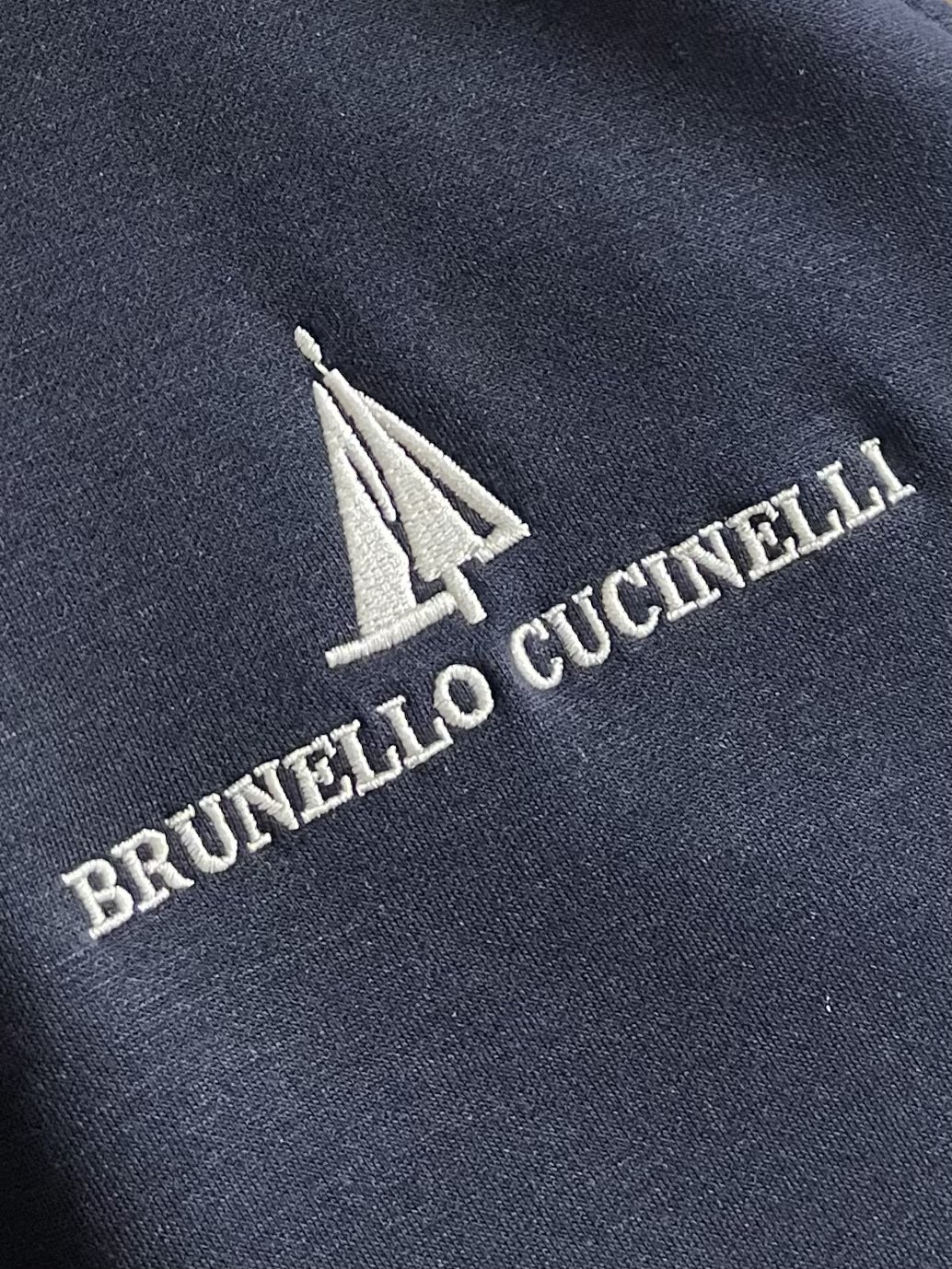 “Autumn 2025 Brunello Cucinelli T-Shirt: Soft Wool Blend with Logo Embroidery” - 图片 5