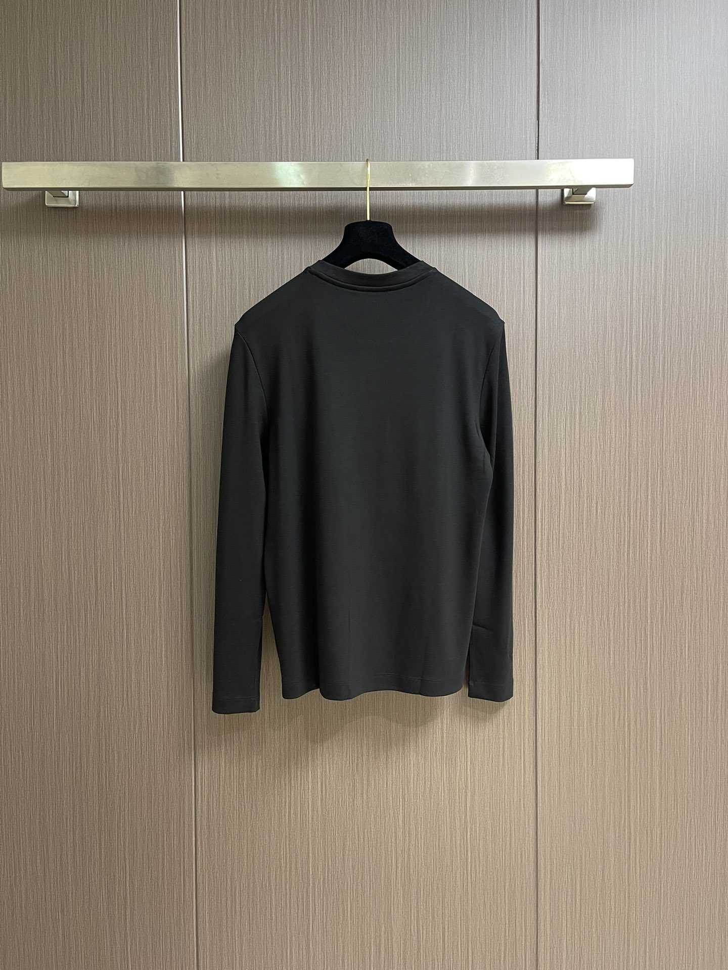 “672.LP Loro Piana 2025 Autumn Winter Long-Sleeve T-Shirts with Logo Badge | Quality Cotton | Sizes M-3XL” - 图片 2