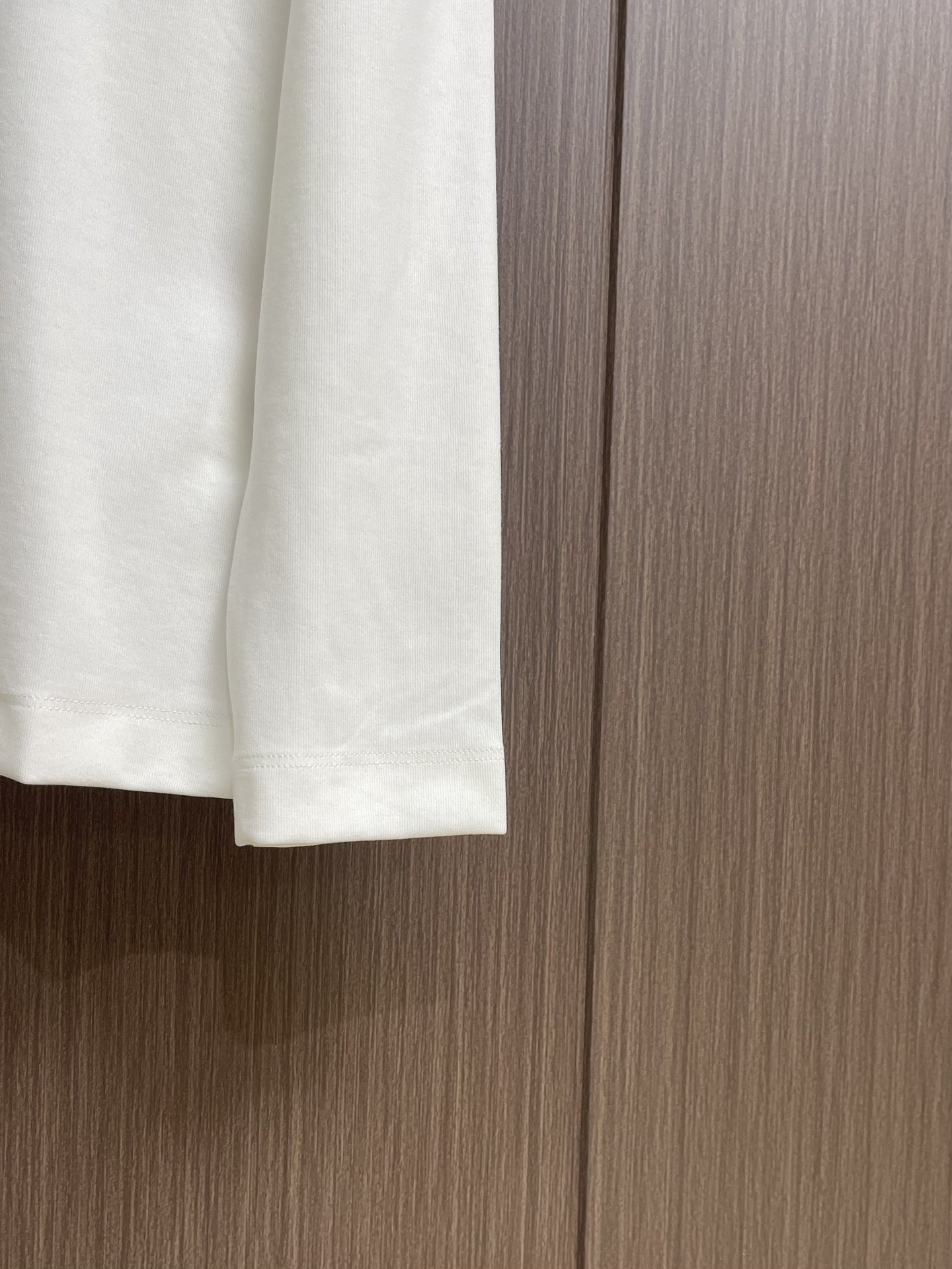 “672.LP Loropiana 2025 Autumn Winter Long-Sleeved T-Shirts with Chest Logo Badge” - 图片 8