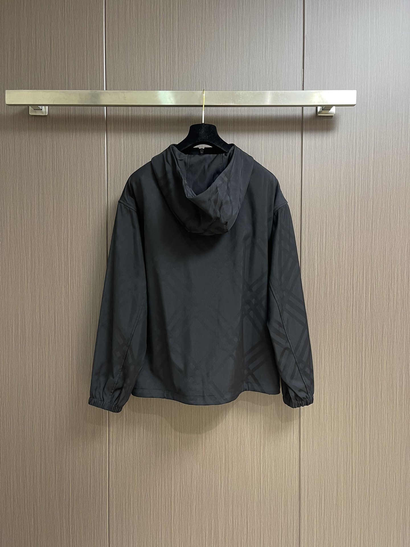 “888Burberry Embroidered Jacket with Durable Fabric and High-Precision Horse Embroidery in S-XL Sizes” - 图片 2