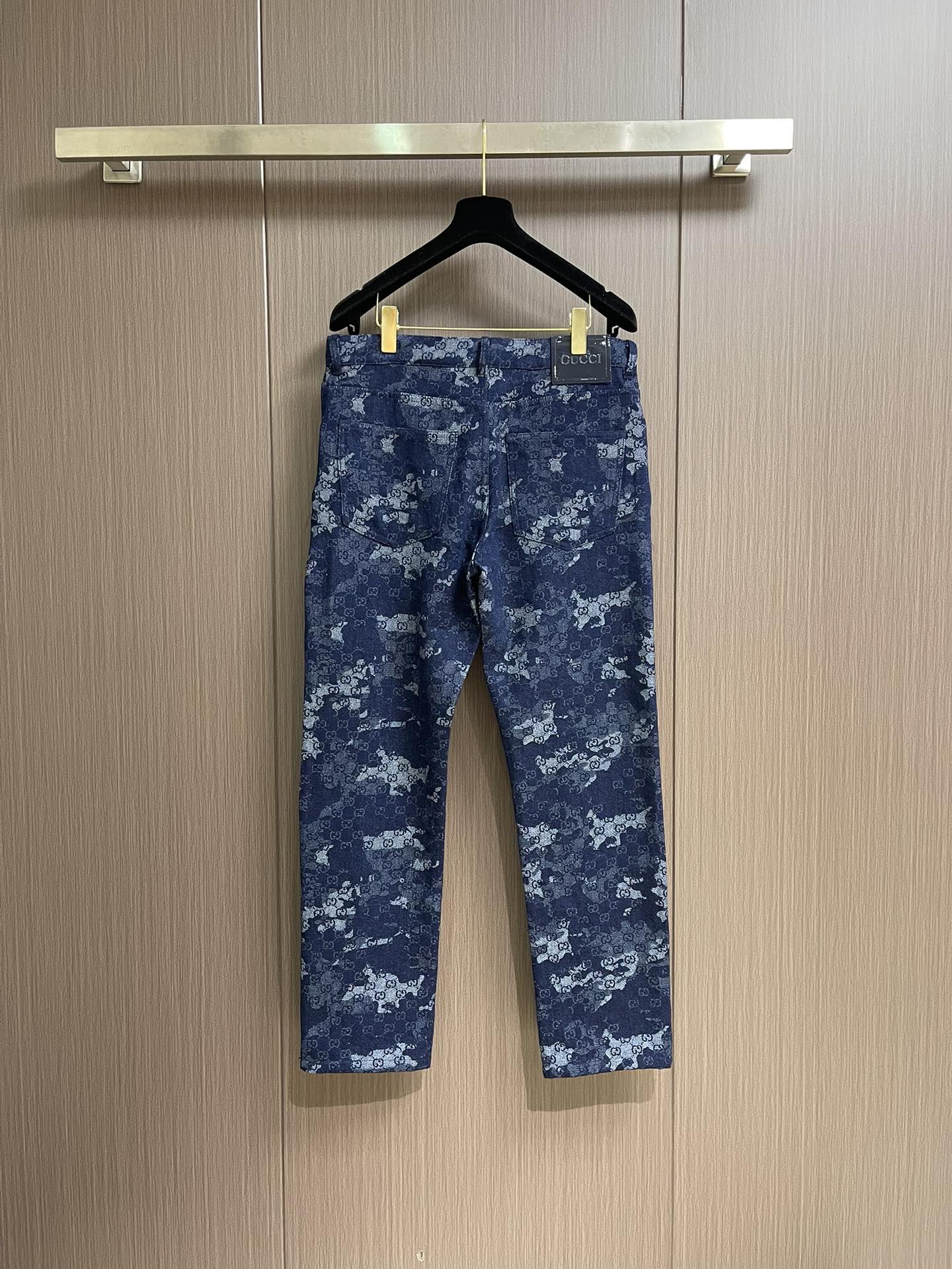 “GUCCI 2025Ss Long-Sleeved Shirt and Jeans Set with Custom Cowboy Maker Heart Detail | High-Quality Cosmopolitan Suit” - 图片 2