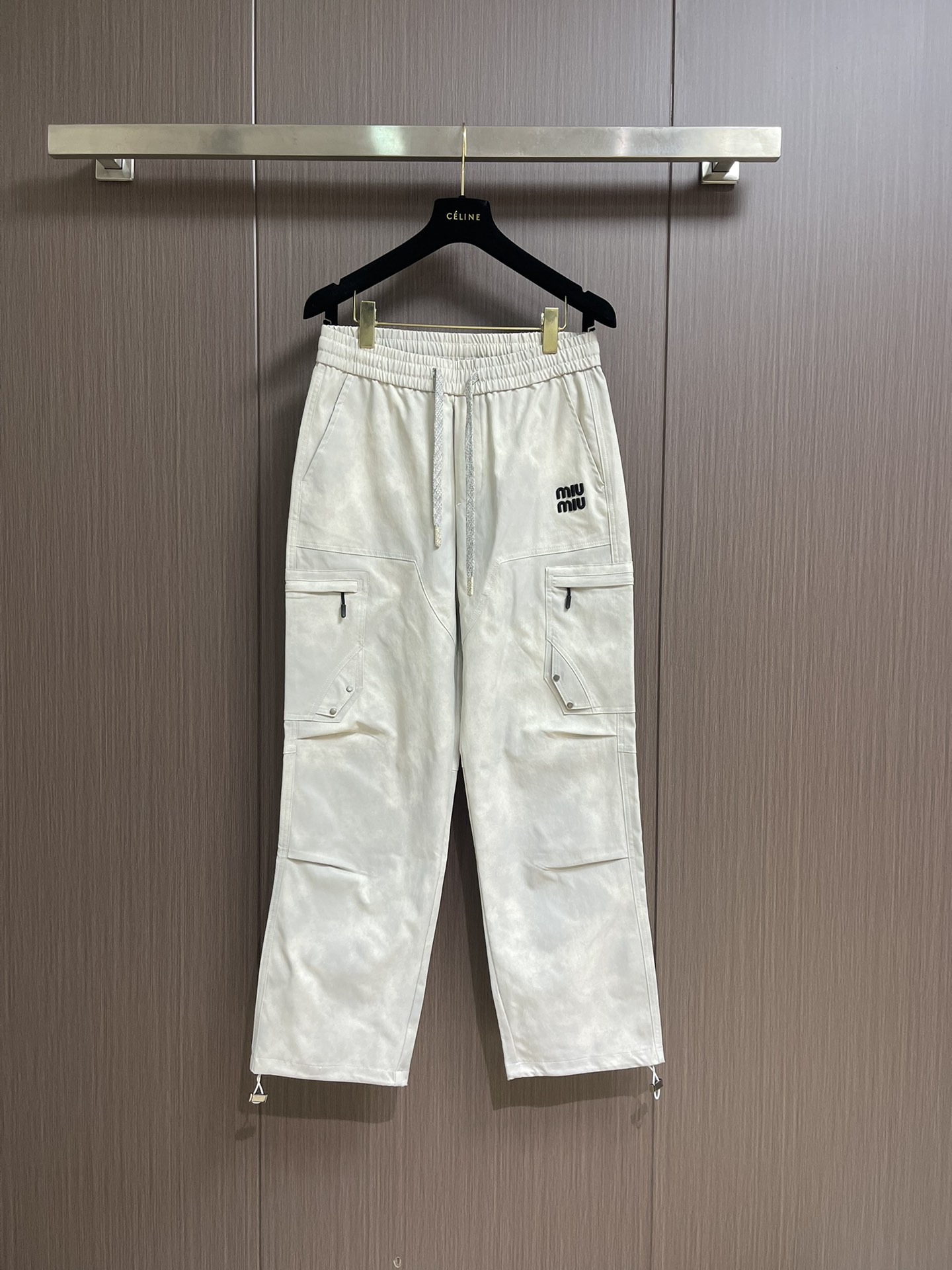 “Dynamic and Stylish Worker-Types: Miumiu 2025 Sports Pants for High Street Fashion”