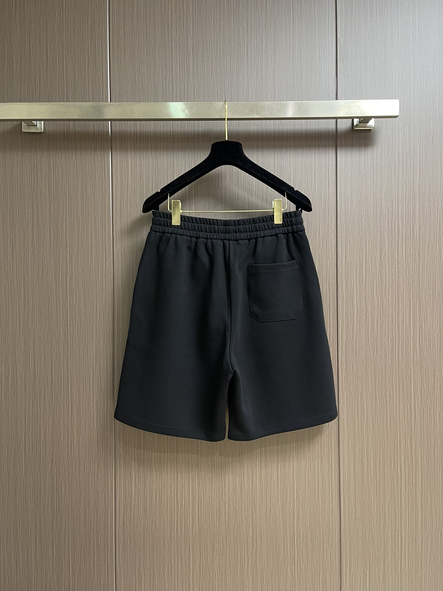 Fendi Double F Bermuda Shorts: Custom Fabric, 380g, Double F-Print Marks, Sports Fashion, Size M-3XL - 图片 2