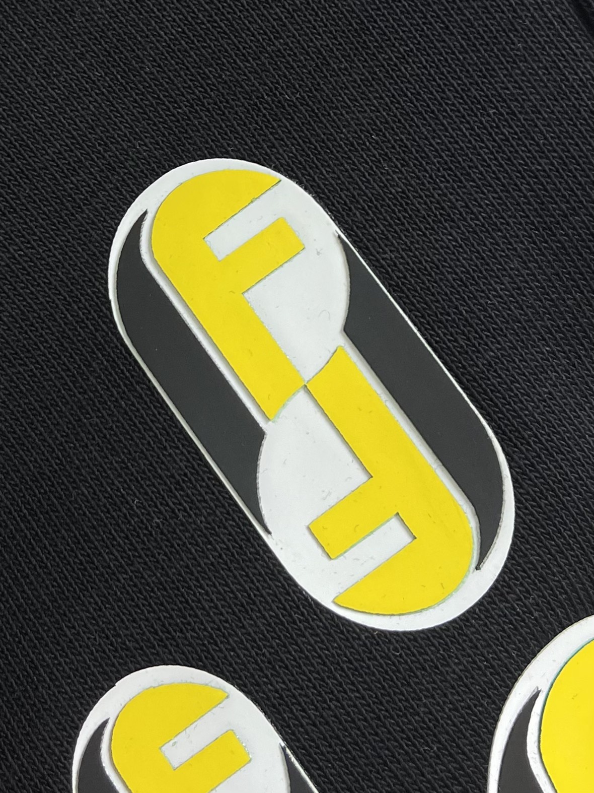 Fendi Double F Bermuda Shorts: Custom Fabric, 380g, Double F-Print Marks, Sports Fashion, Size M-3XL - 图片 9