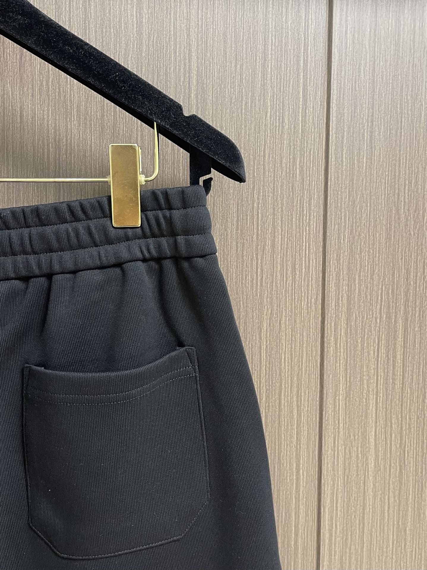 Fendi Double F Bermuda Shorts: Custom Fabric, 380g, Double F-Print Marks, Sports Fashion, Size M-3XL - 图片 7