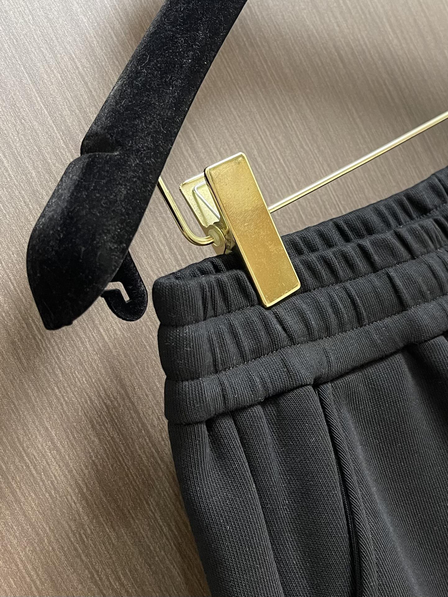Fendi Double F Bermuda Shorts: Custom Fabric, 380g, Double F-Print Marks, Sports Fashion, Size M-3XL - 图片 6