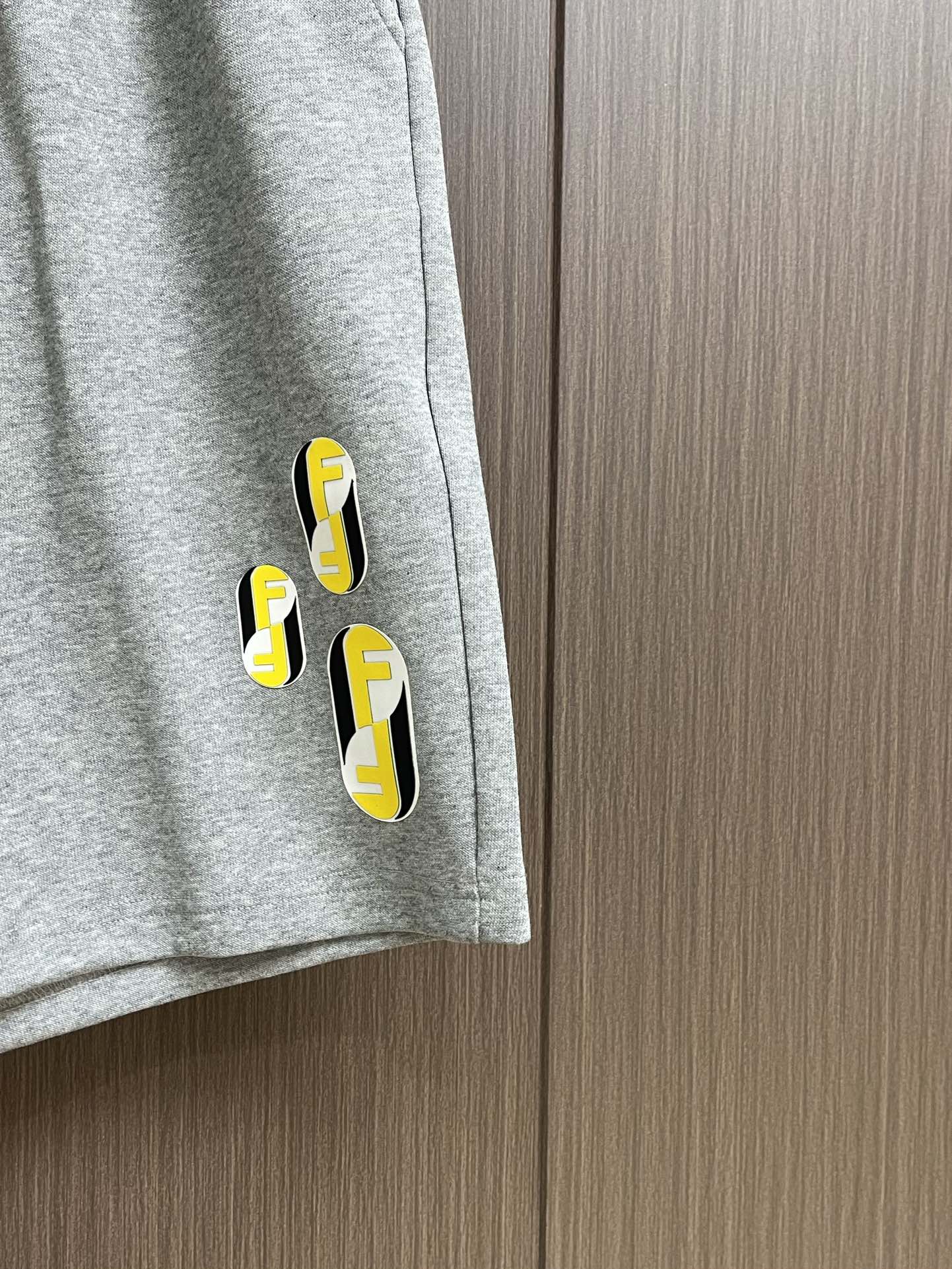 “Fendi Double F Bermuda Shorts: Custom Fabric, 380g Heavy, Double F-Print Marks, Sports Fashion, Sizes M-3XL” - 图片 7