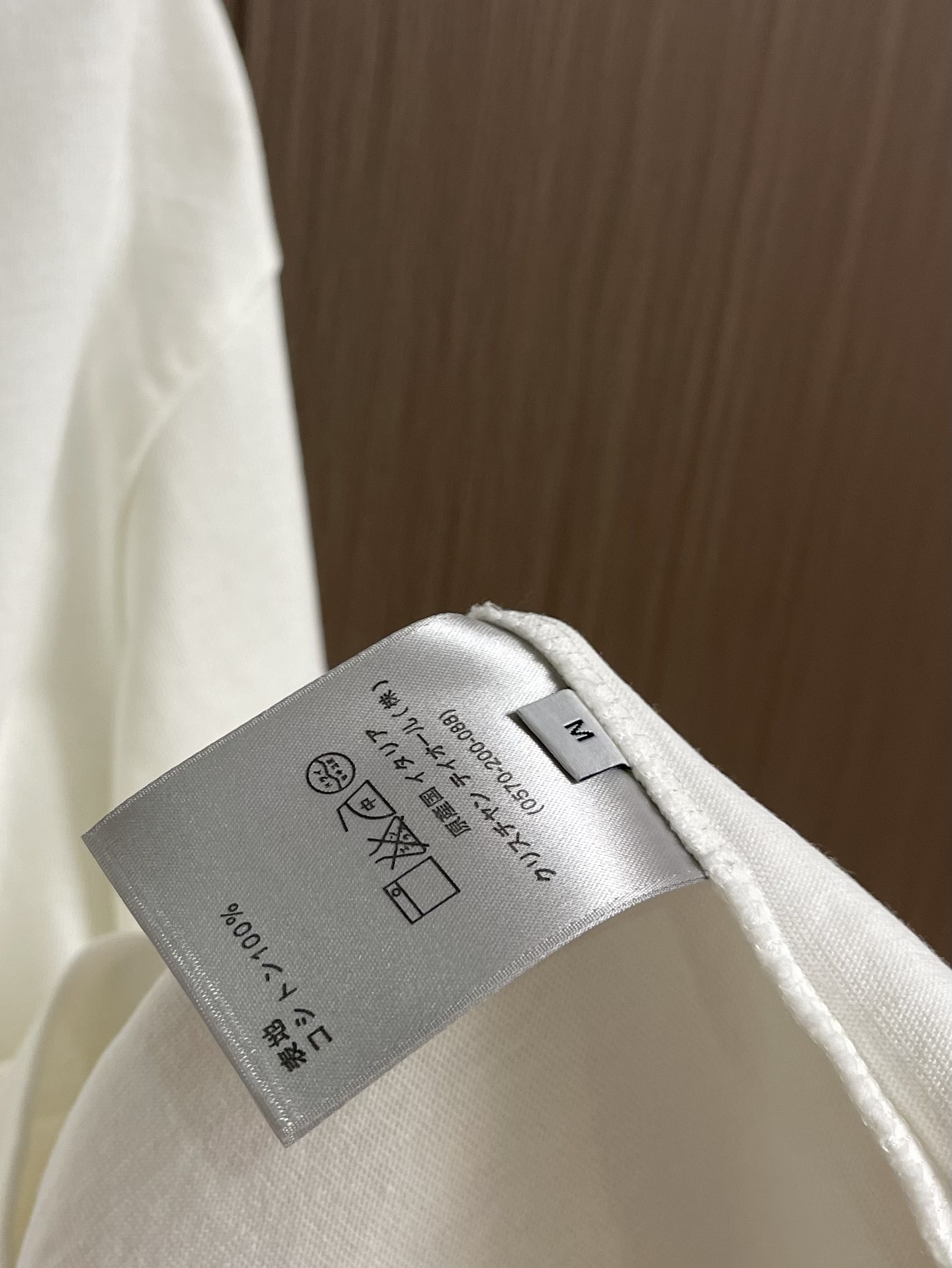 整套 
Dior 2025ss新款限定logo标识短袖T恤短裤套装，采用定制棉质平纹面料，透气舒适，胸前