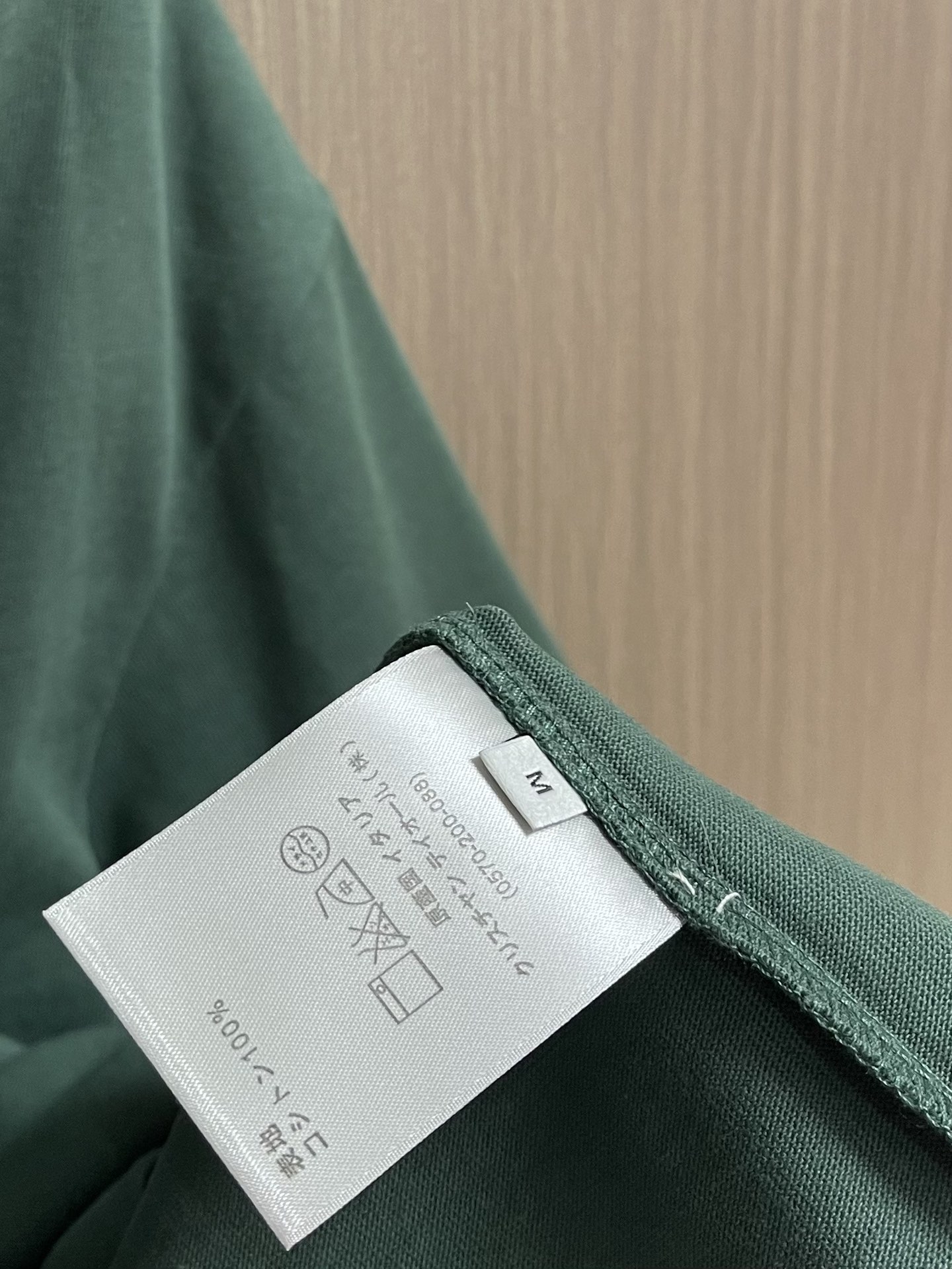 整套 
Dior 2025ss新款限定logo标识短袖T恤短裤套装，采用定制棉质平纹面料，透气舒适，胸前