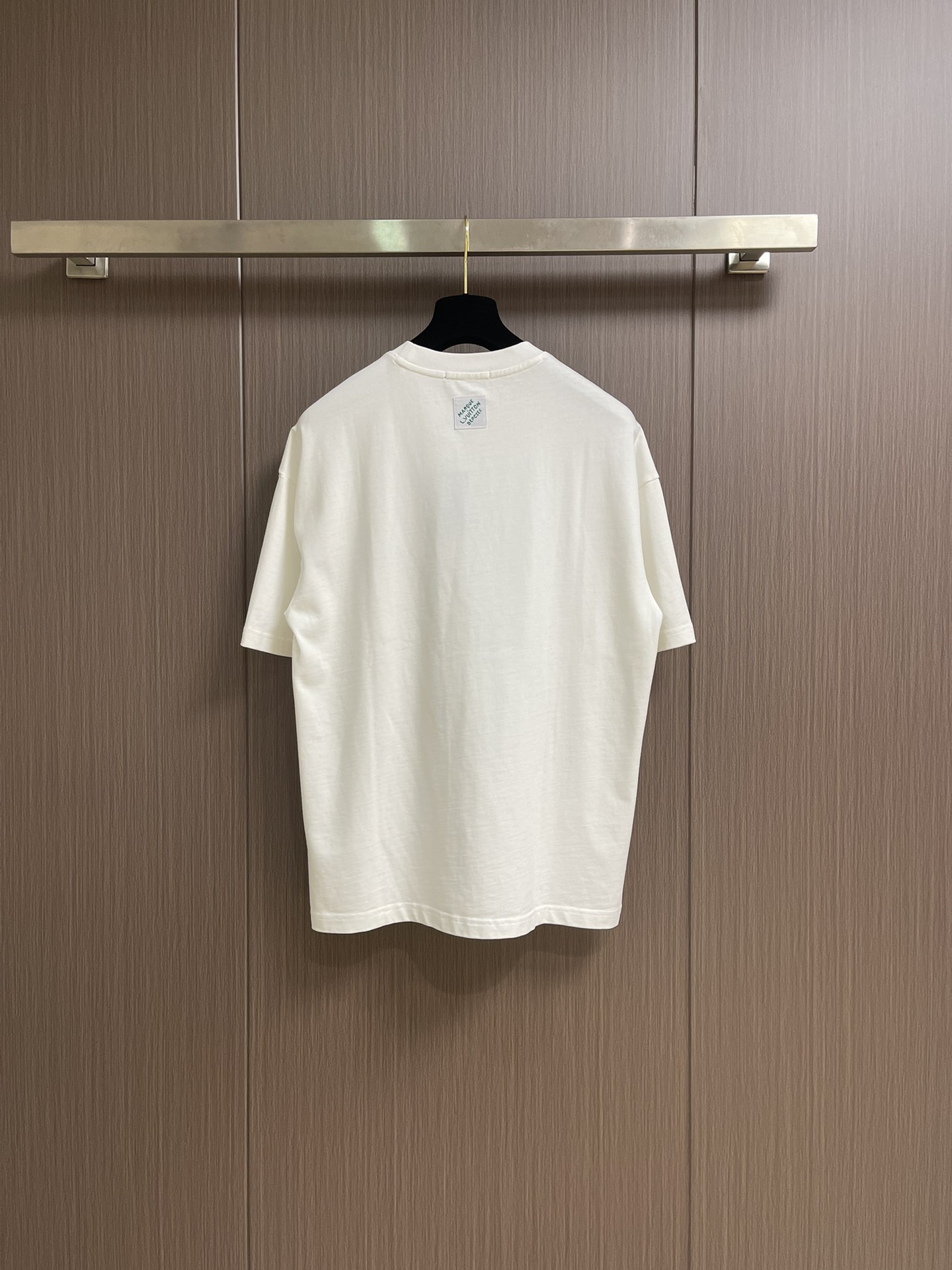 整套 
LV 2025SS春夏新款标识 logo 情侣款短袖T恤短裤套装，精工字母印花，32支双全精梳棉