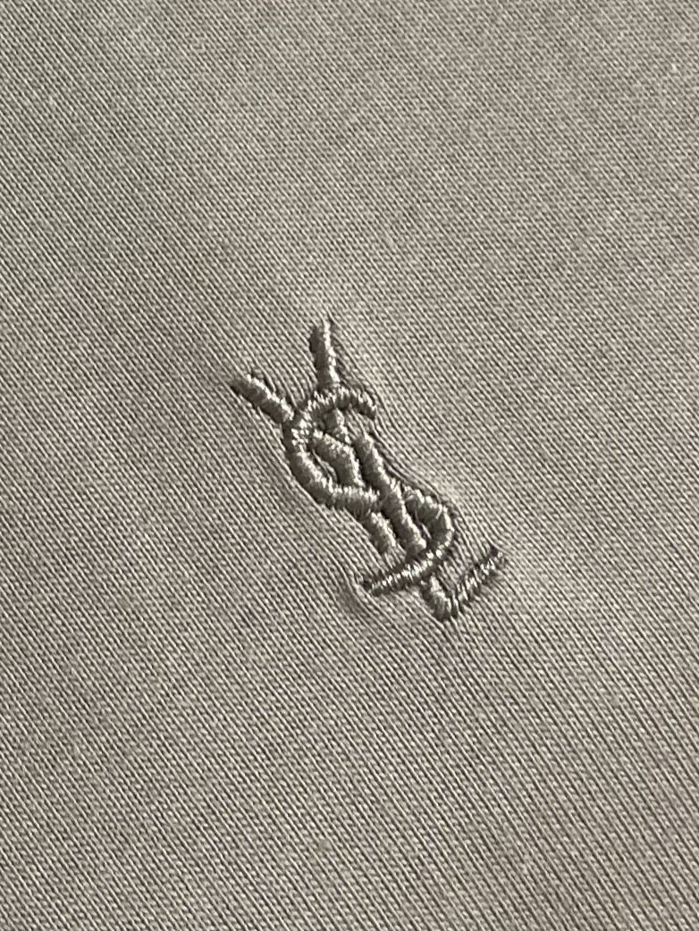 
YSL SaintLaurent 标识刺绣短袖T恤，定制锦韵莱赛尔丝光料 富有光泽 舒适贴肤 标志性S