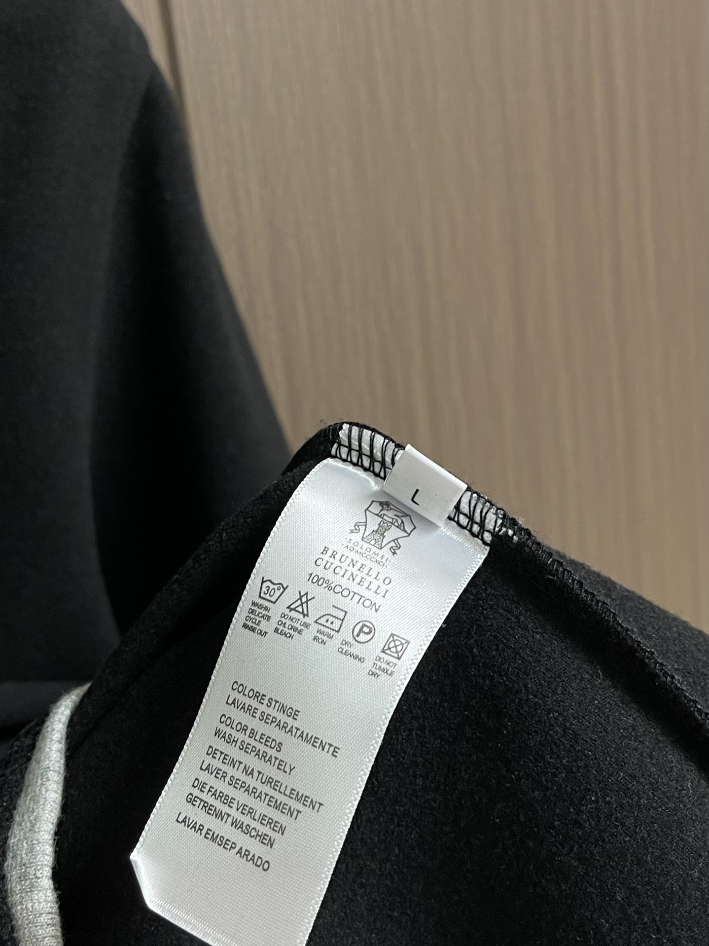 
BC 2025SS秋冬商务休闲羊绒混纺立领外套 经典款秋冬季实穿款式之一 小立领 下摆袖口处采用双料拼