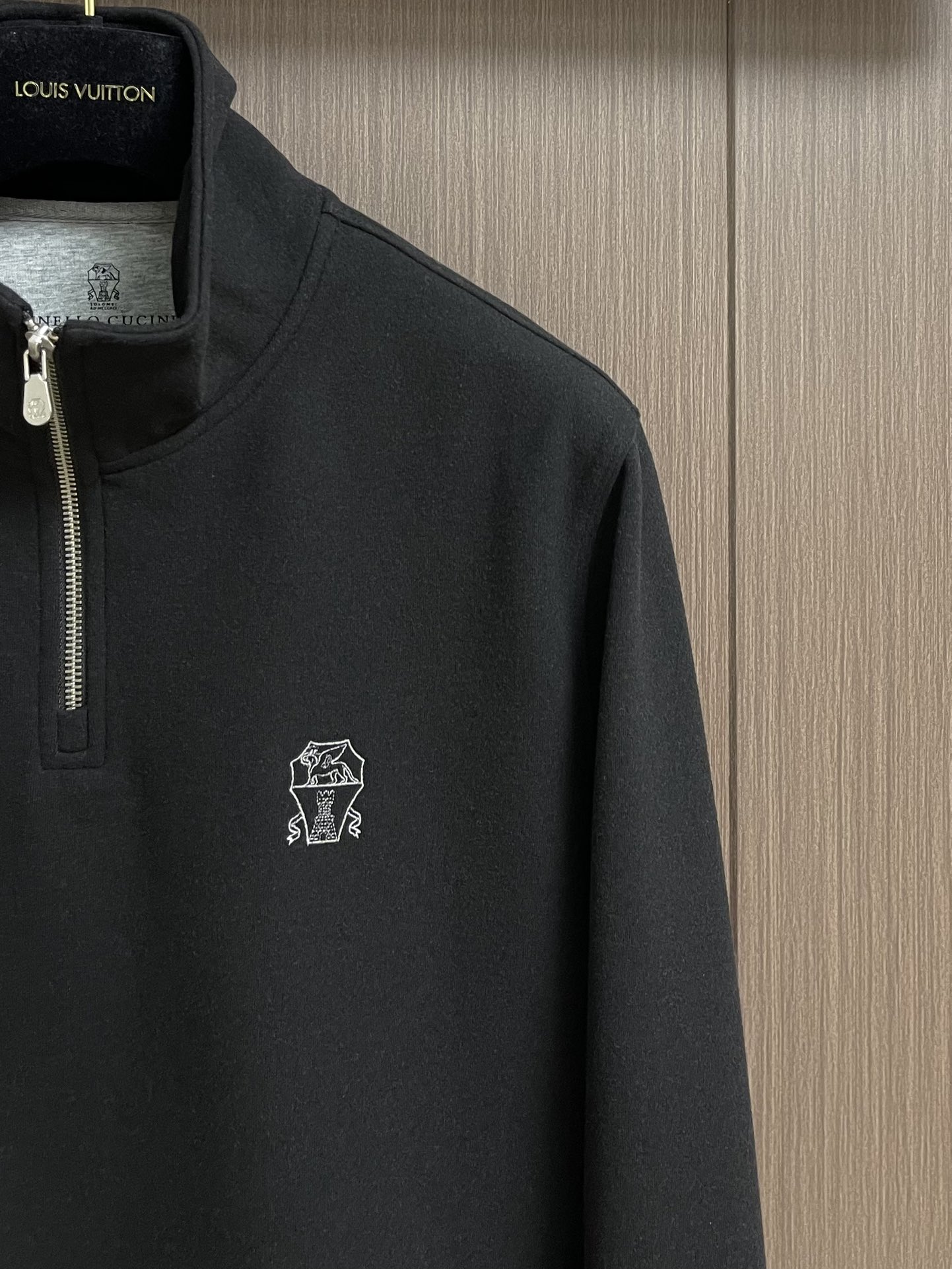 
BC 2025SS秋冬商务休闲羊绒混纺立领外套 经典款秋冬季实穿款式之一 小立领 下摆袖口处采用双料拼