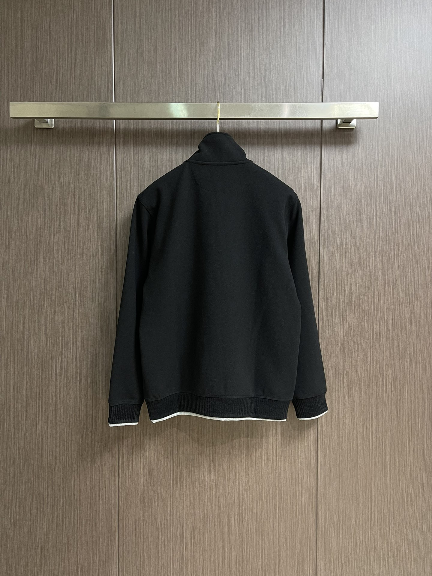 
BC 2025SS秋冬商务休闲羊绒混纺立领外套 经典款秋冬季实穿款式之一 小立领 下摆袖口处采用双料拼