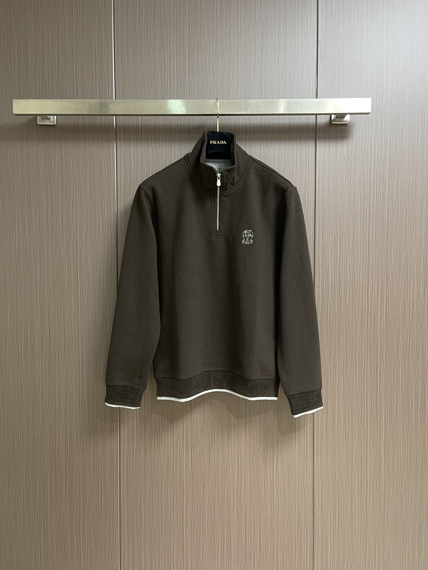 
BC 2025SS秋冬商务休闲羊绒混纺立领外套 经典款秋冬季实穿款式之一 小立领 下摆袖口处采用双料拼