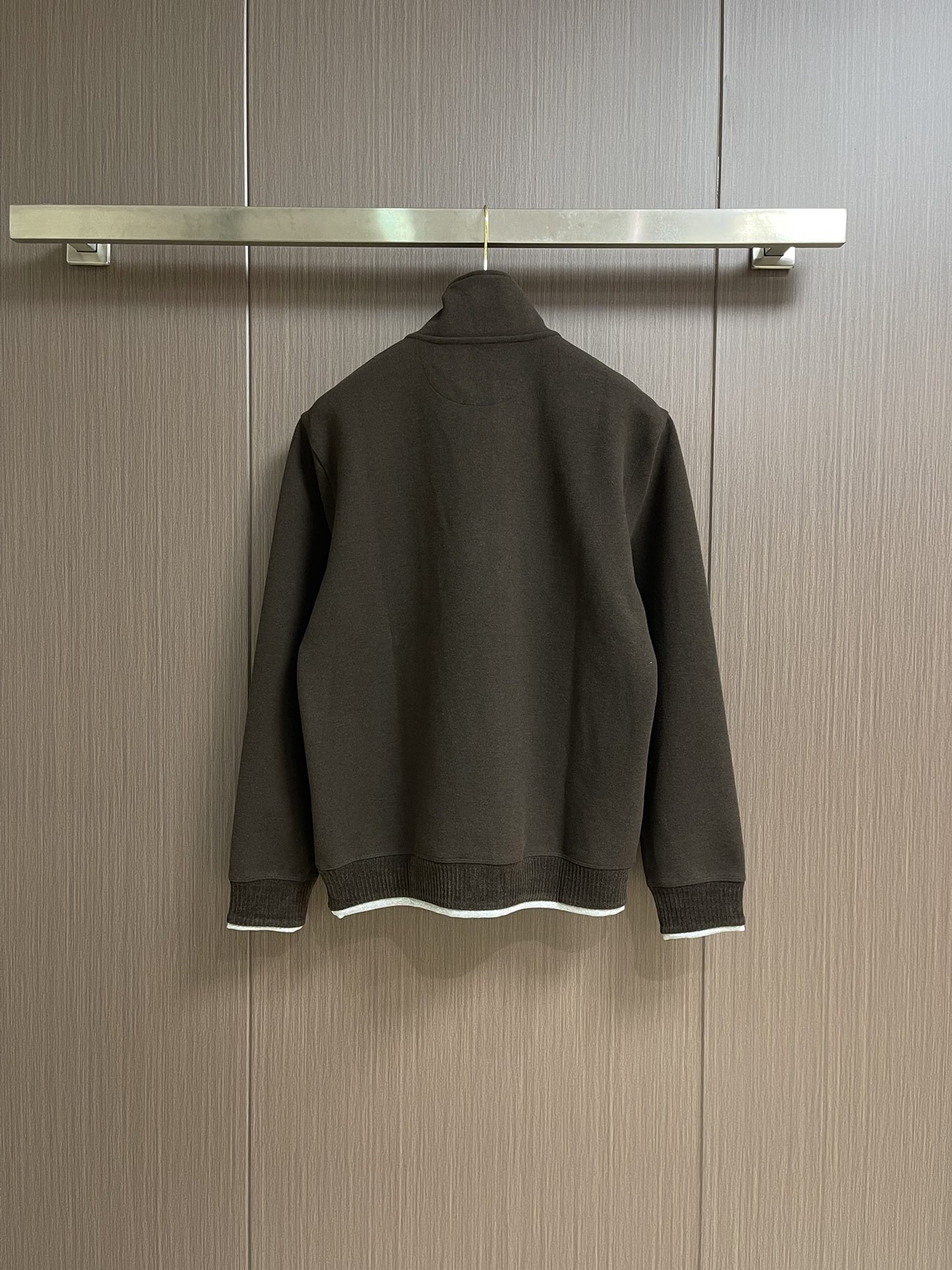 
BC 2025SS秋冬商务休闲羊绒混纺立领外套 经典款秋冬季实穿款式之一 小立领 下摆袖口处采用双料拼