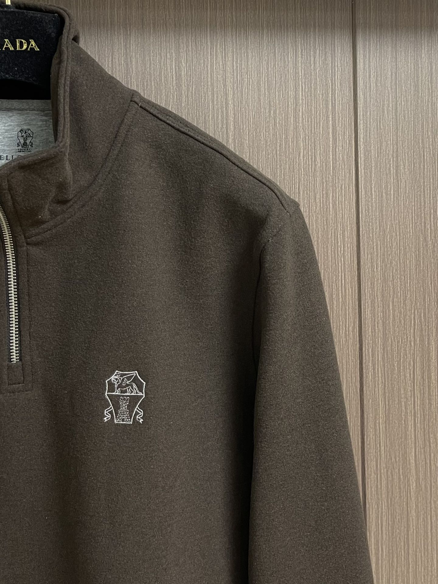 
BC 2025SS秋冬商务休闲羊绒混纺立领外套 经典款秋冬季实穿款式之一 小立领 下摆袖口处采用双料拼