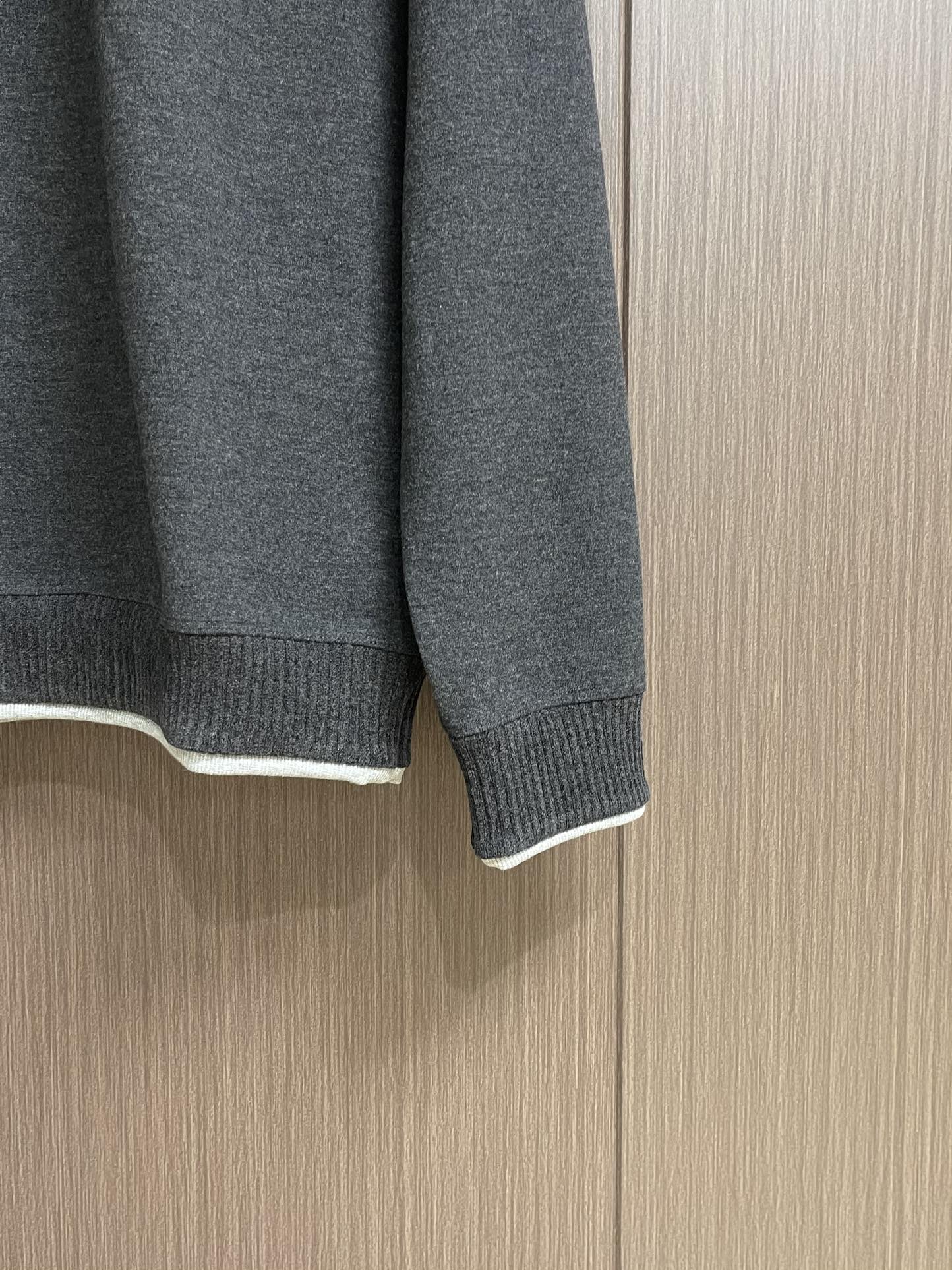 
BC 2025SS秋冬商务休闲羊绒混纺立领外套 经典款秋冬季实穿款式之一 小立领 下摆袖口处采用双料拼