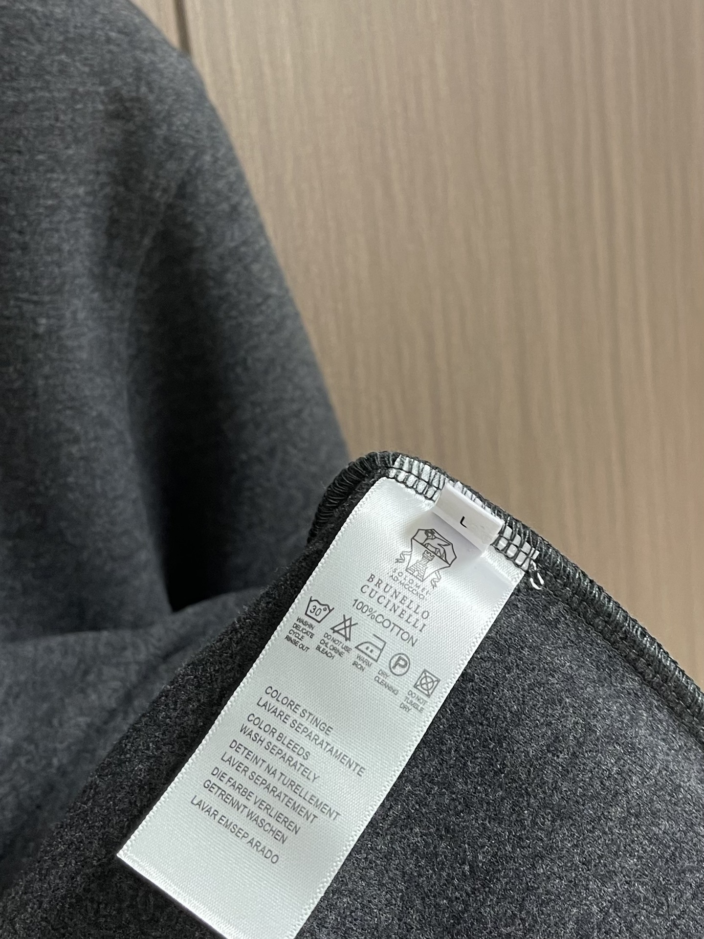 
BC 2025SS秋冬商务休闲羊绒混纺立领外套 经典款秋冬季实穿款式之一 小立领 下摆袖口处采用双料拼