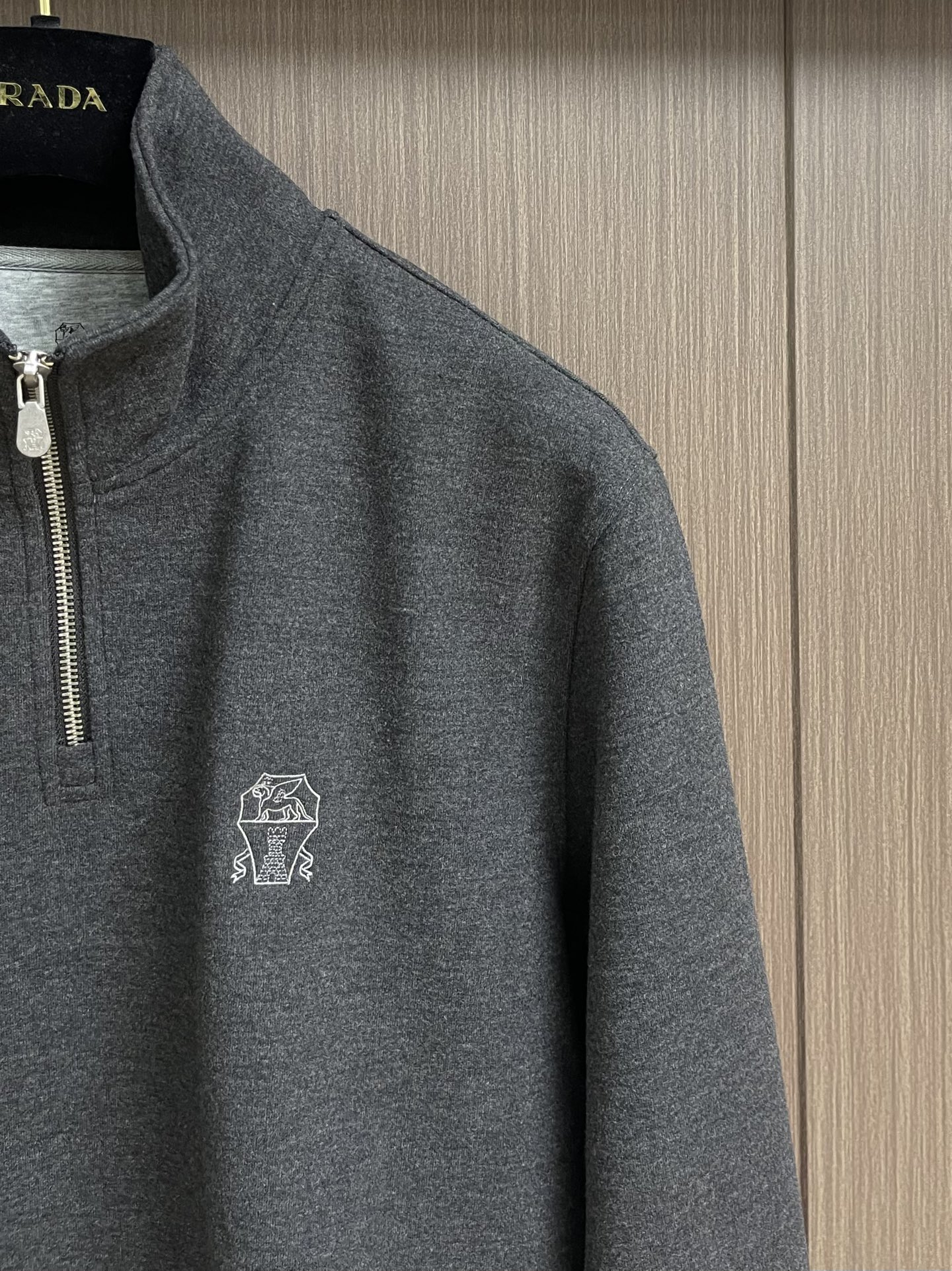 
BC 2025SS秋冬商务休闲羊绒混纺立领外套 经典款秋冬季实穿款式之一 小立领 下摆袖口处采用双料拼