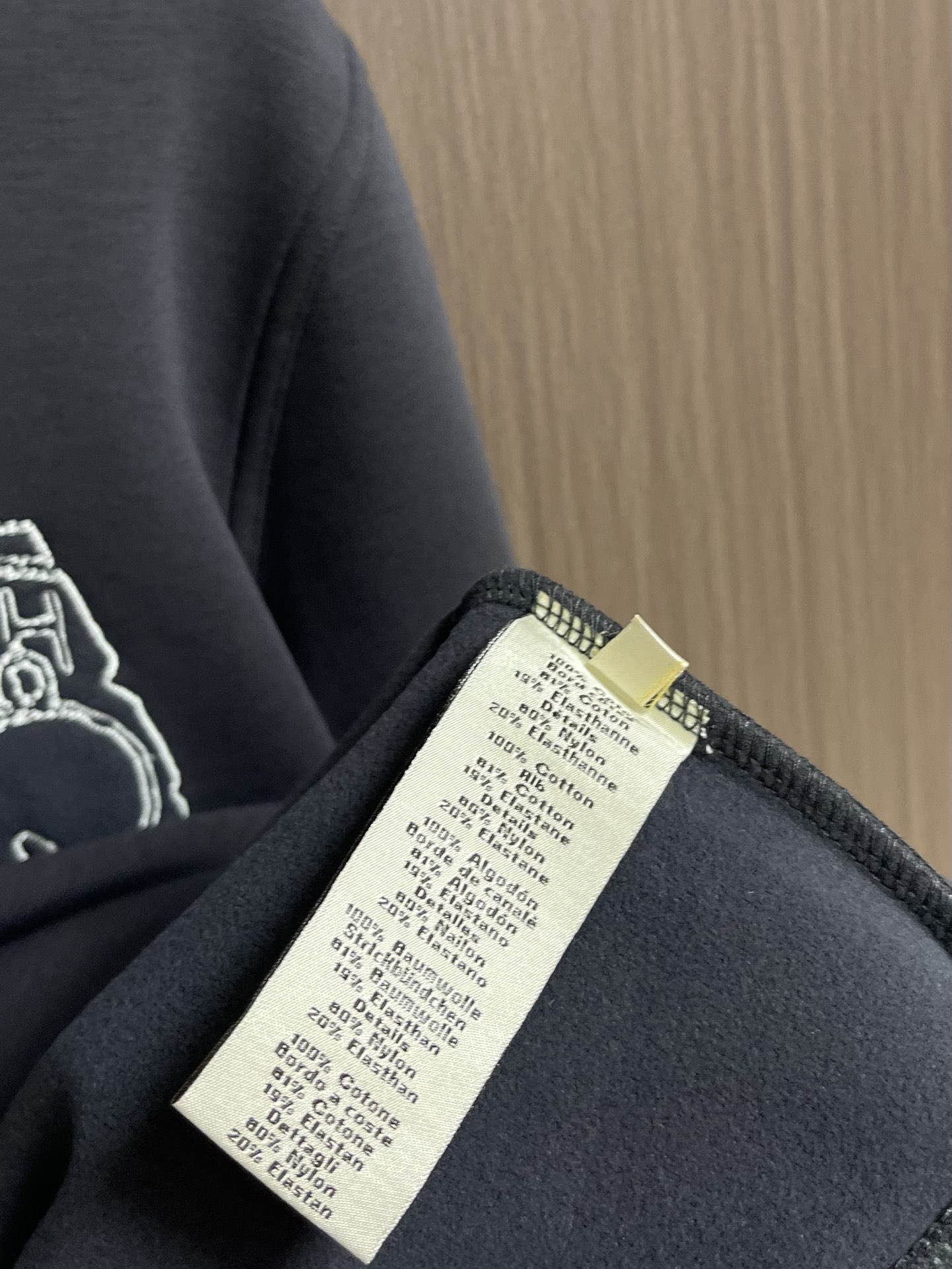 
HERMES Jeu d'Adresse 刺绣标志 半拉休闲帽衫卫衣 全品相订单 做工每一处细节都处理