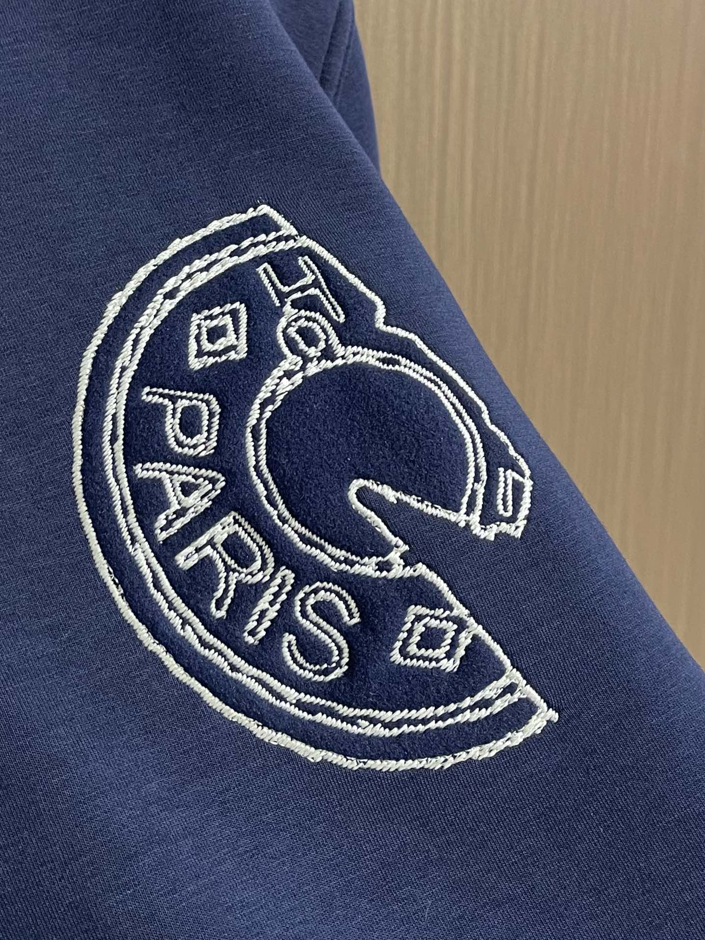 
HERMES Jeu d'Adresse 刺绣标志 半拉休闲帽衫卫衣 全品相订单 做工每一处细节都处理