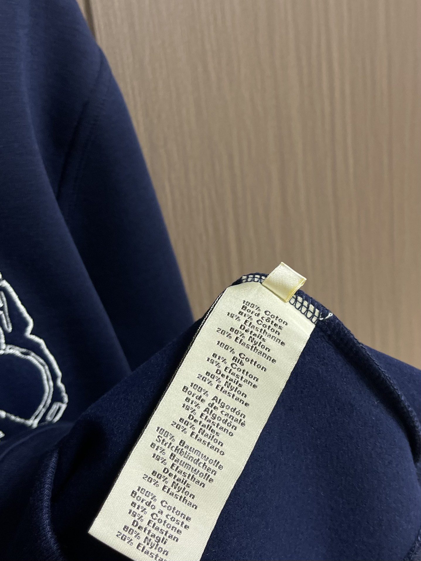 
HERMES Jeu d'Adresse 刺绣标志 半拉休闲帽衫卫衣 全品相订单 做工每一处细节都处理