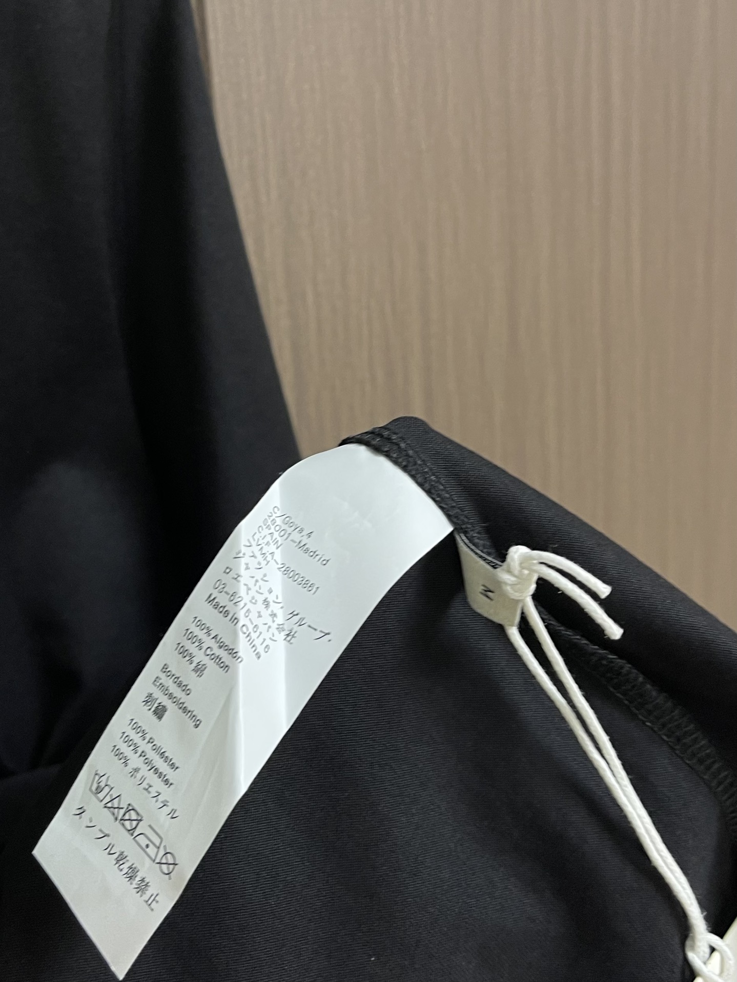 
Loewe X On昂跑联名印花短袖T恤，采用280g重磅平纹面料，这款以其卓越的质感和耐用性，成为你