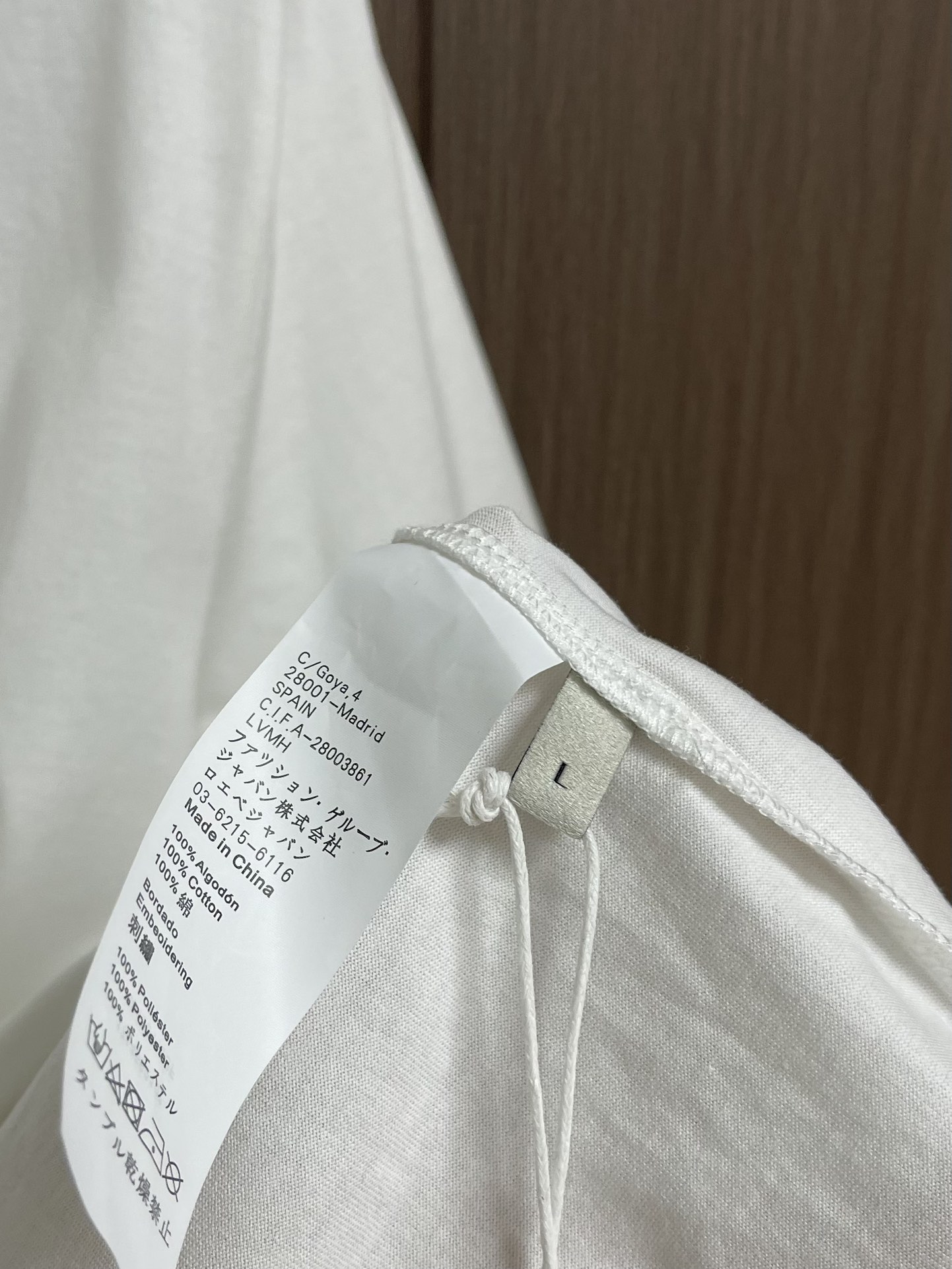 
Loewe X On昂跑联名印花短袖T恤，采用280g重磅平纹面料，这款以其卓越的质感和耐用性，成为你