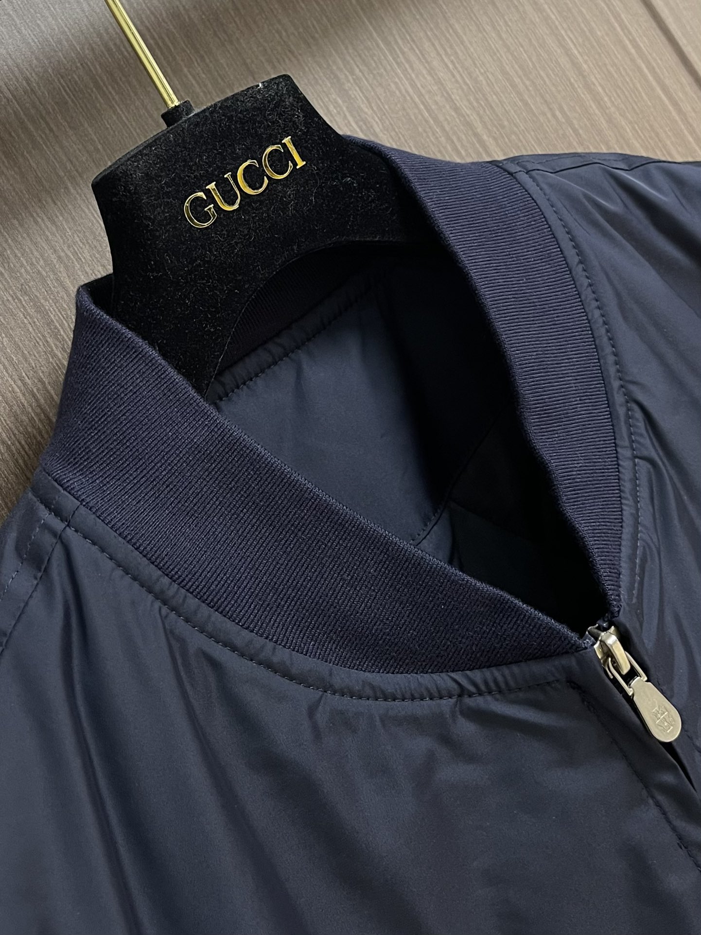 
BC 2025秋冬新款！老钱新贵推荐！商务休闲棒球款 棒球款式 标志LOGO点缀结合门襟拉链设计 合体