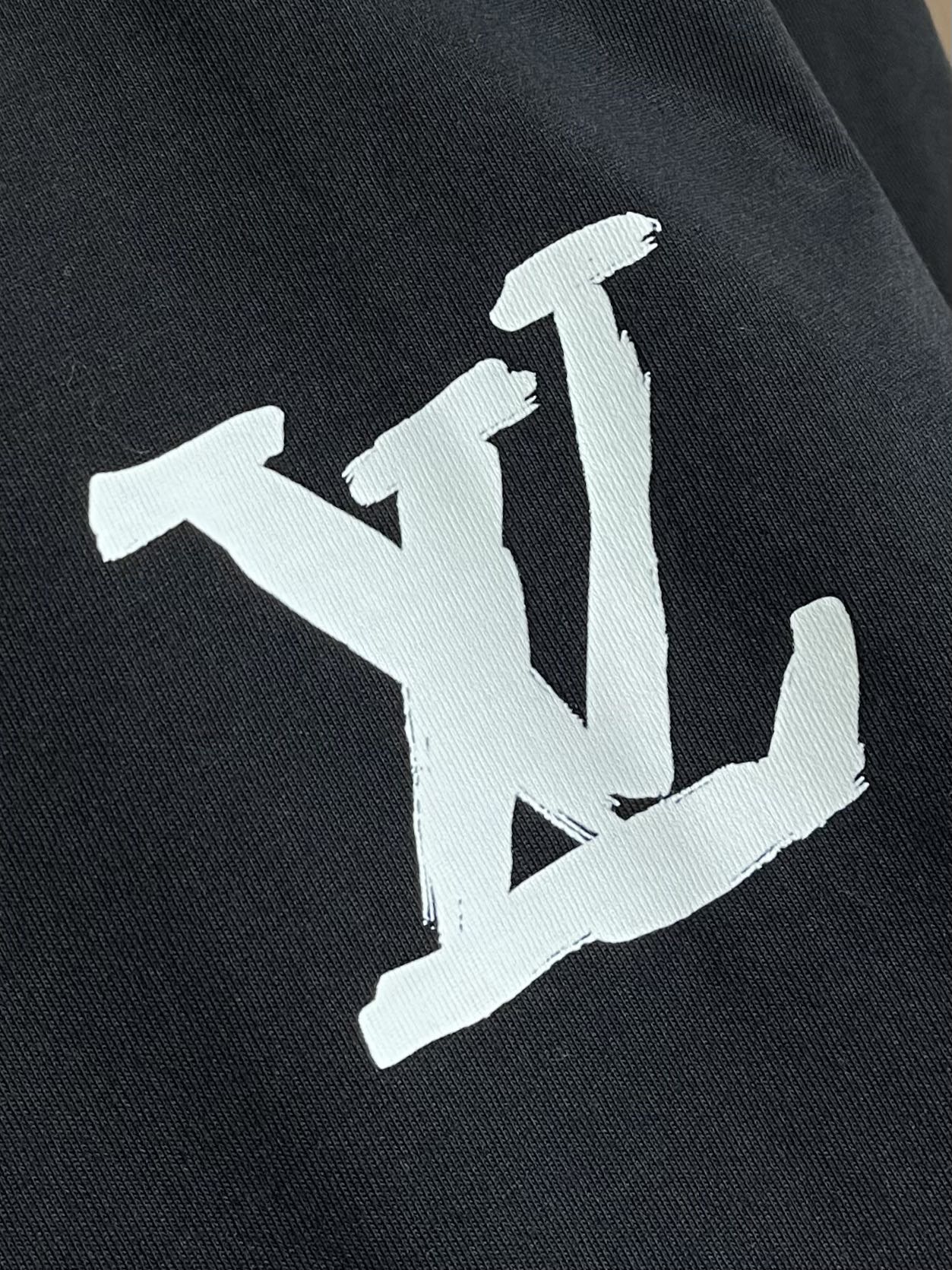 
LV 2025fw夏季新款涂鸦刺绣短袖t恤，定制260g全棉双纱紧密爽滑面料，布面干净，布纹清晰，手感