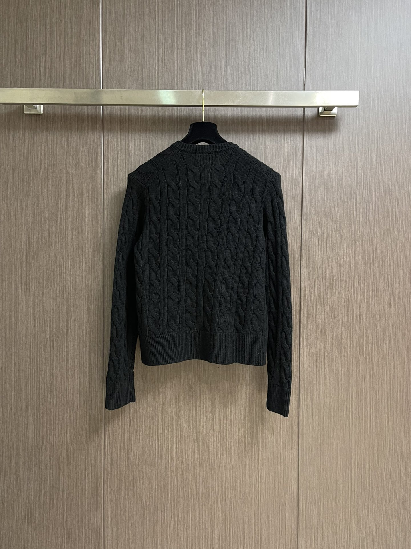 
RAlP🆕H LAUREN 绞花小马图案刺绣开衫，女款👩 让人眼前一亮的设计，目光不自觉地被吸引，版型