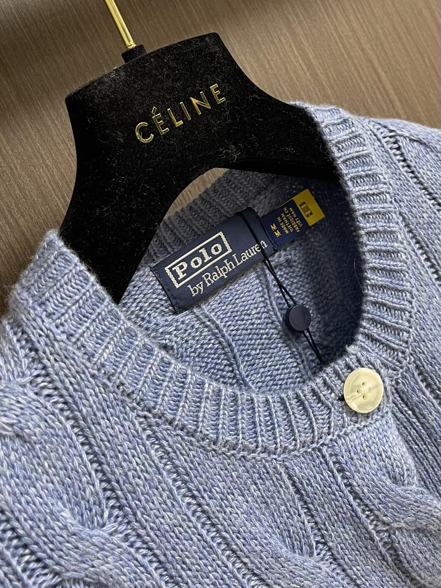 
RAlP🆕H LAUREN 绞花小马图案刺绣开衫，女款👩 让人眼前一亮的设计，目光不自觉地被吸引，版型