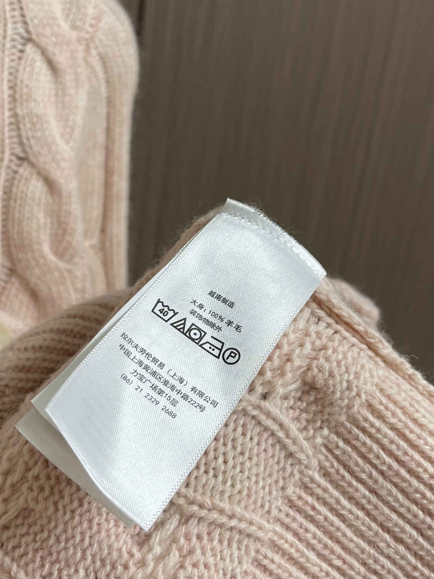 
RAlP🆕H LAUREN 绞花小马图案刺绣开衫，女款👩 让人眼前一亮的设计，目光不自觉地被吸引，版型