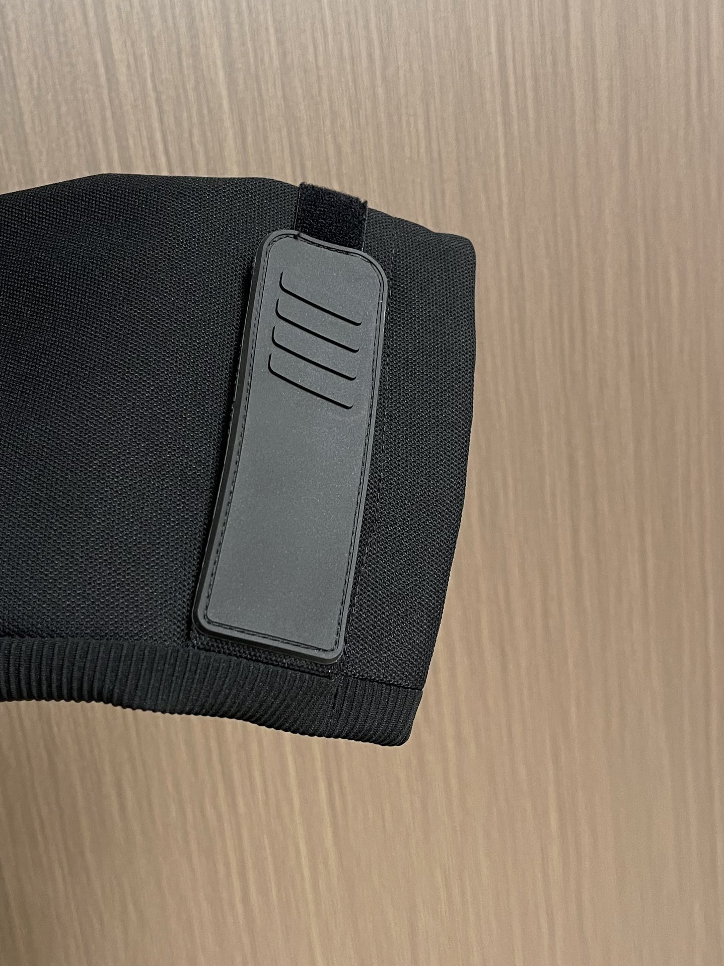 
Descente迪桑特 2025ss秋冬新款男士连帽夹克外套，定制面料 透气舒适度高，细节无可挑剔，品