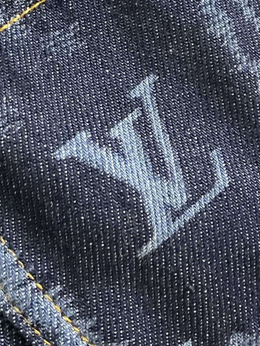 
LV 树纹牛仔无领长袖外套，FW25早秋男士系列无领丹宁铆钉全幅标识印花长袖牛仔男款蓝色，这件无领为丹